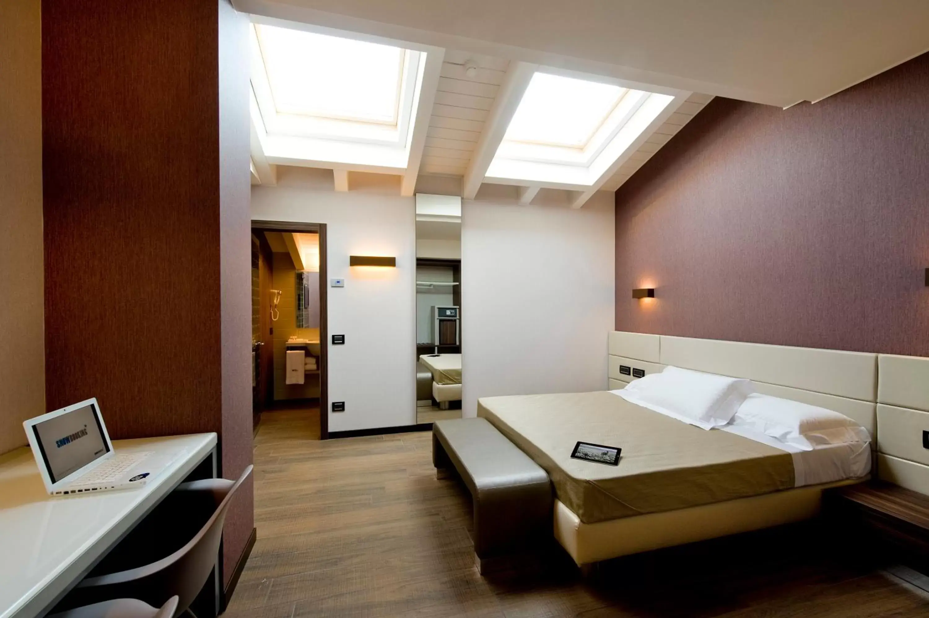 Bed in Viola Mhotel