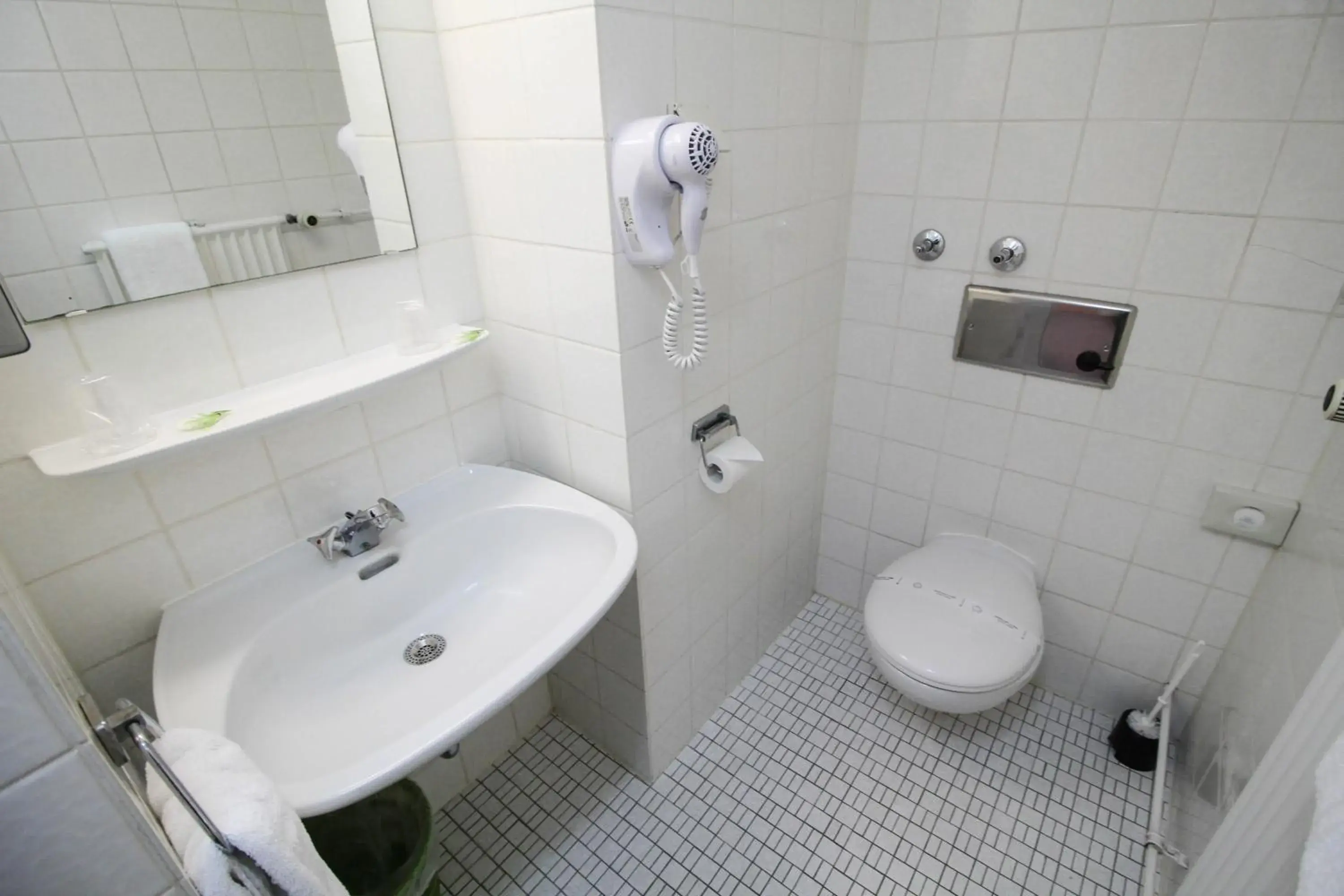 Bathroom in Hotel am Zoo