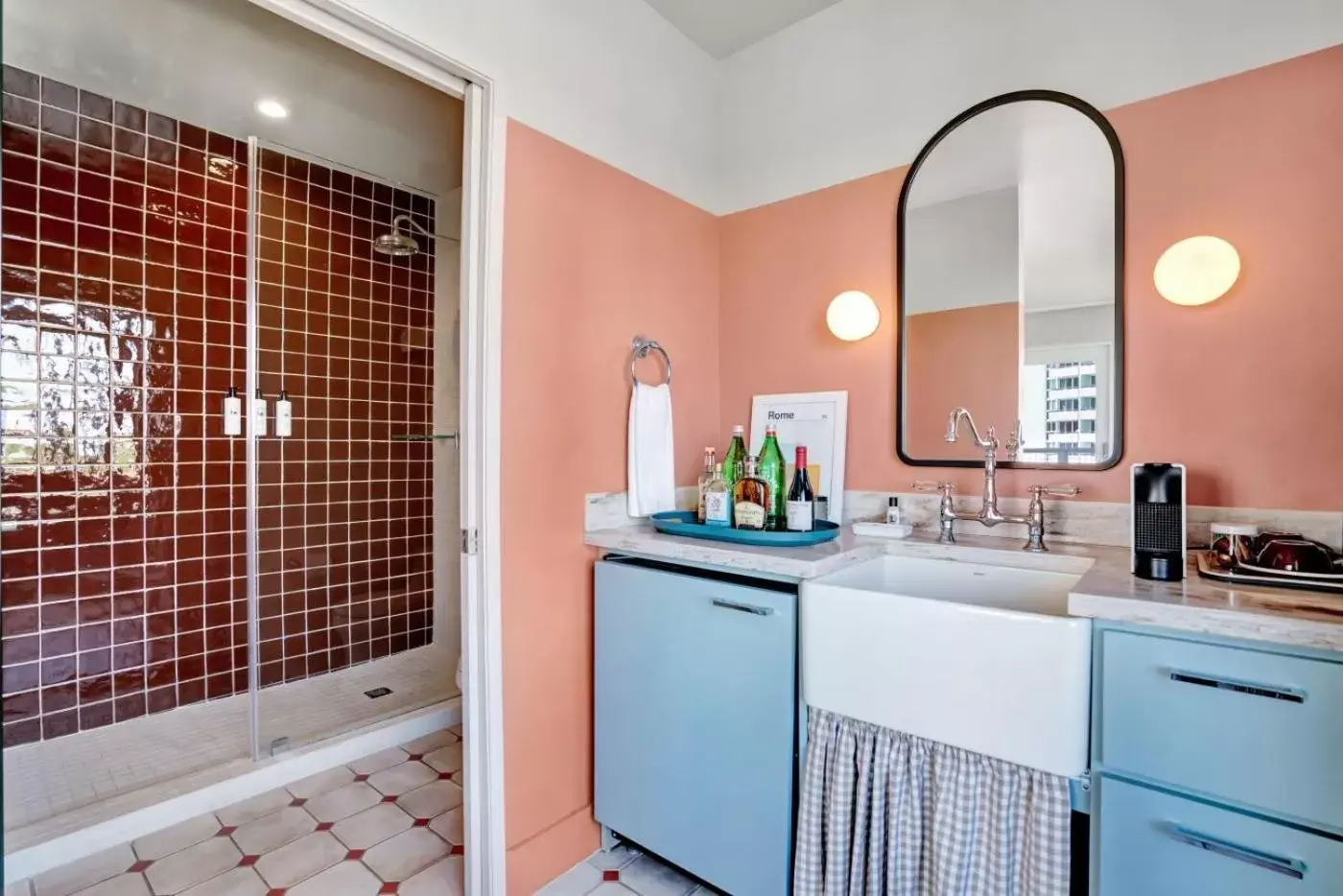 Bathroom, Kitchen/Kitchenette in Hotel Trouvail Miami Beach