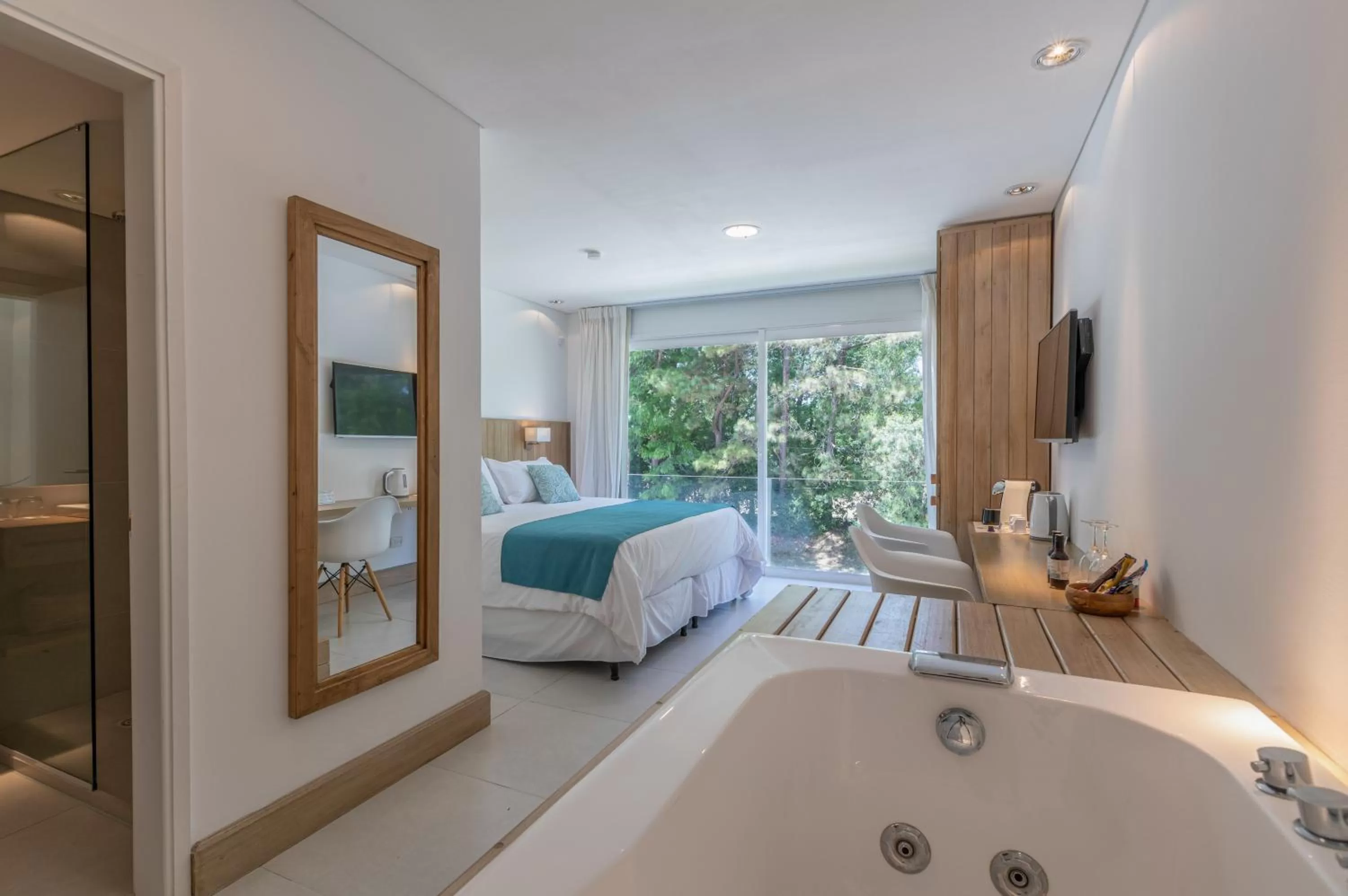 Photo of the whole room, Bed in Live Hotel Boutique (Adults only)