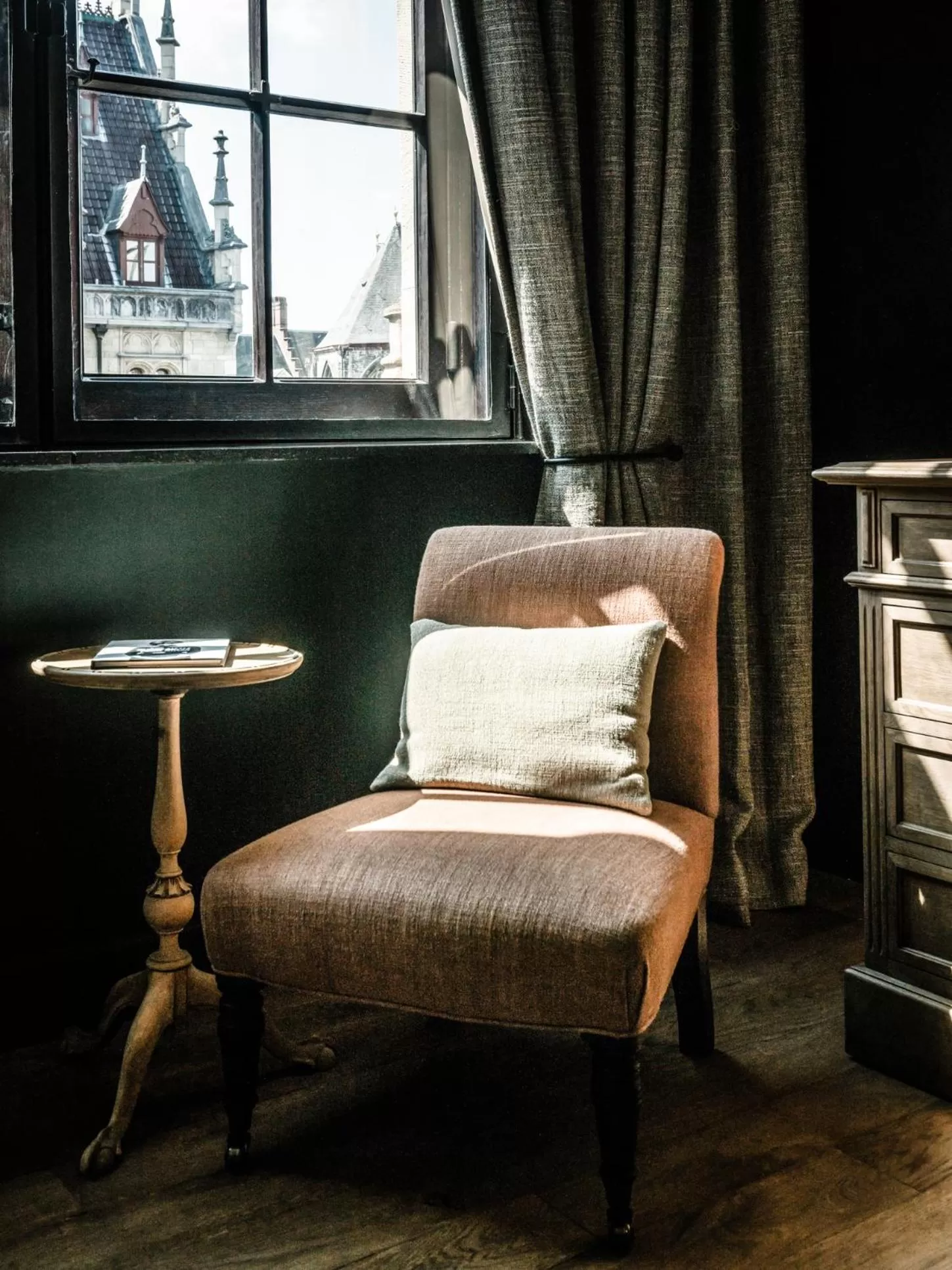 Living room in 1898 The Post