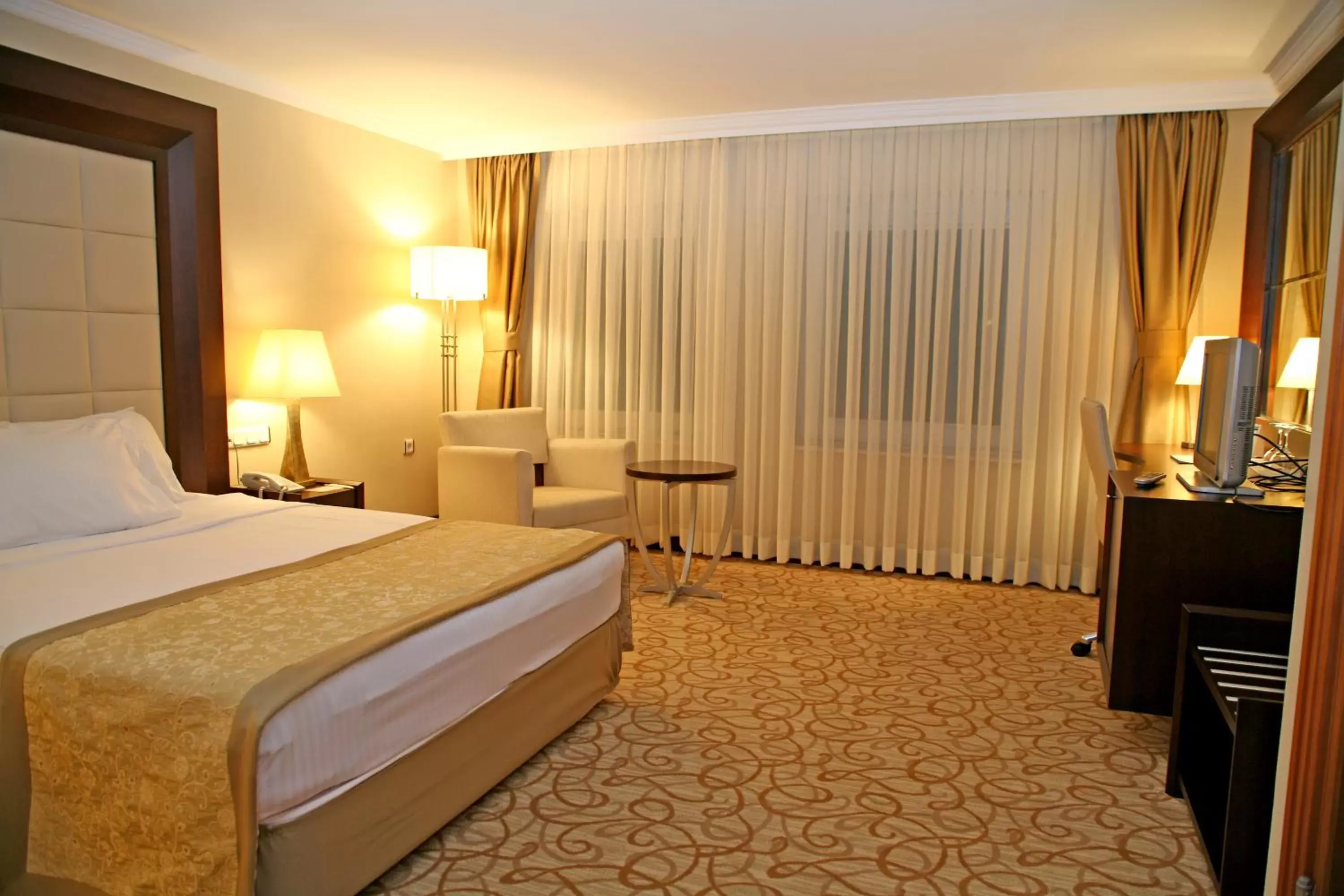 Photo of the whole room, Bed in CK Farabi Hotel