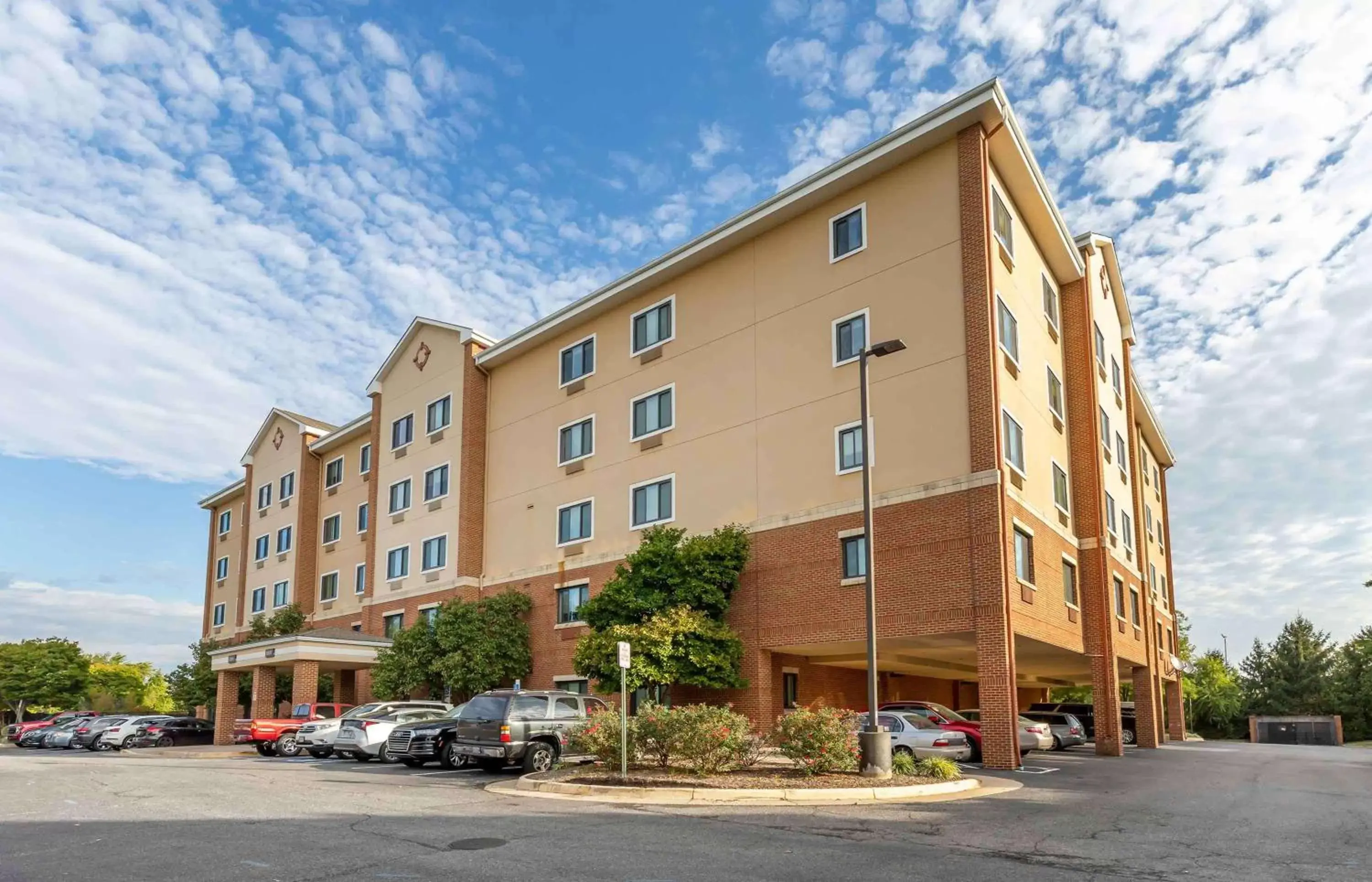 Property Building in Extended Stay America Suites - Washington, DC - Springfield