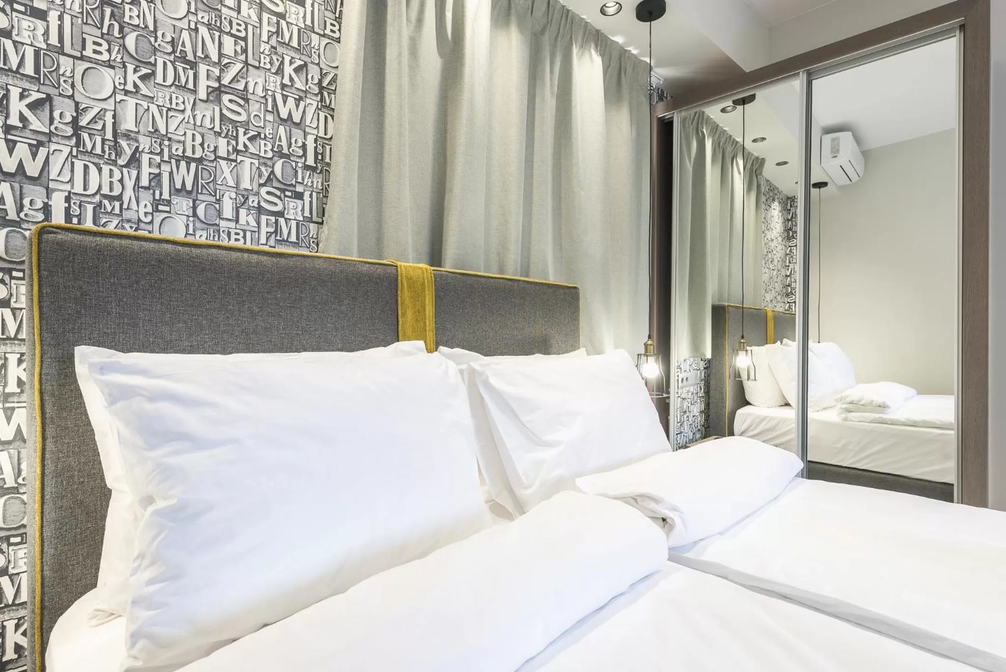 Photo of the whole room, Bed in Athens Lights