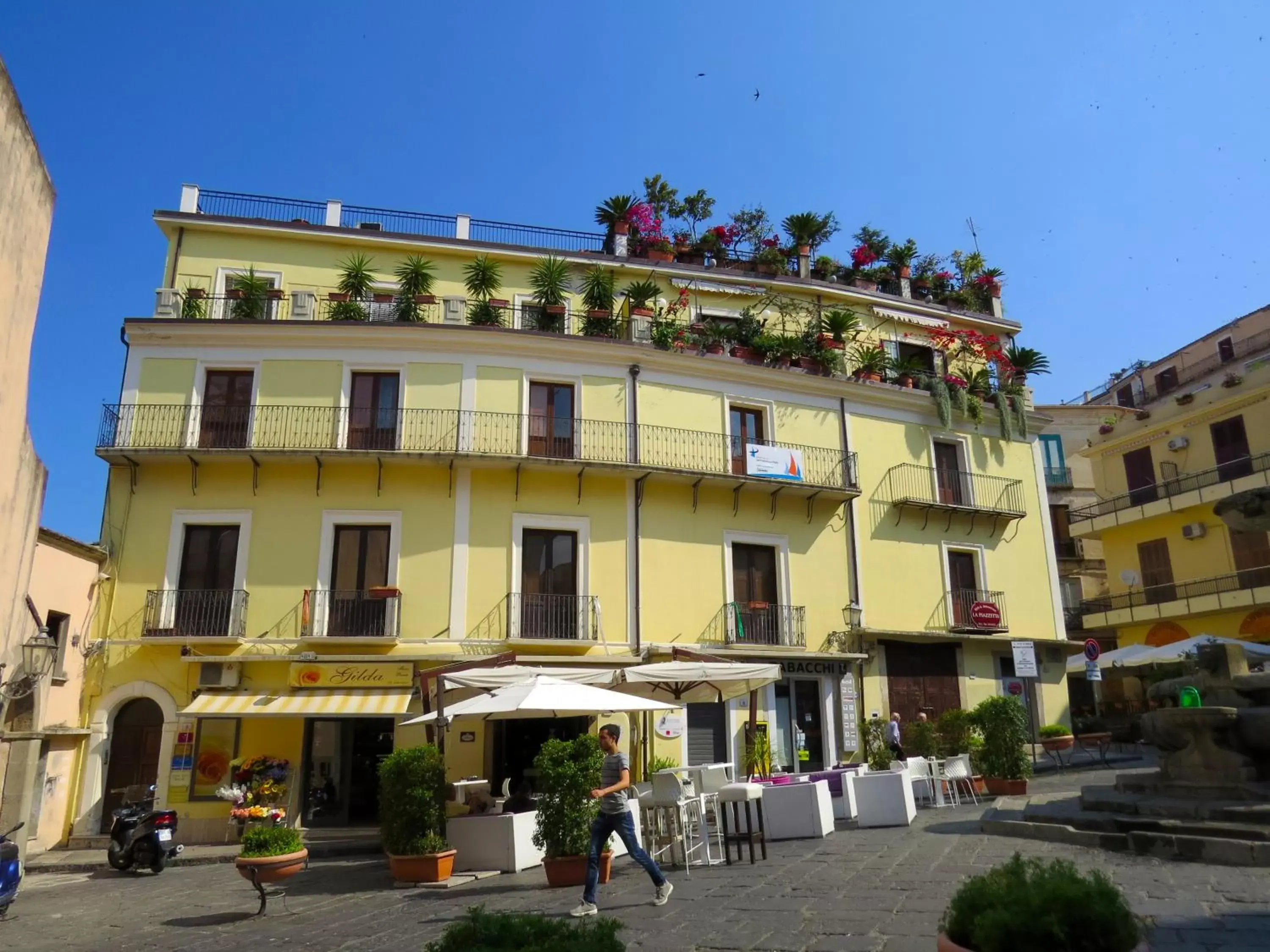 Restaurant/places to eat, Property Building in B&B La Piazzetta