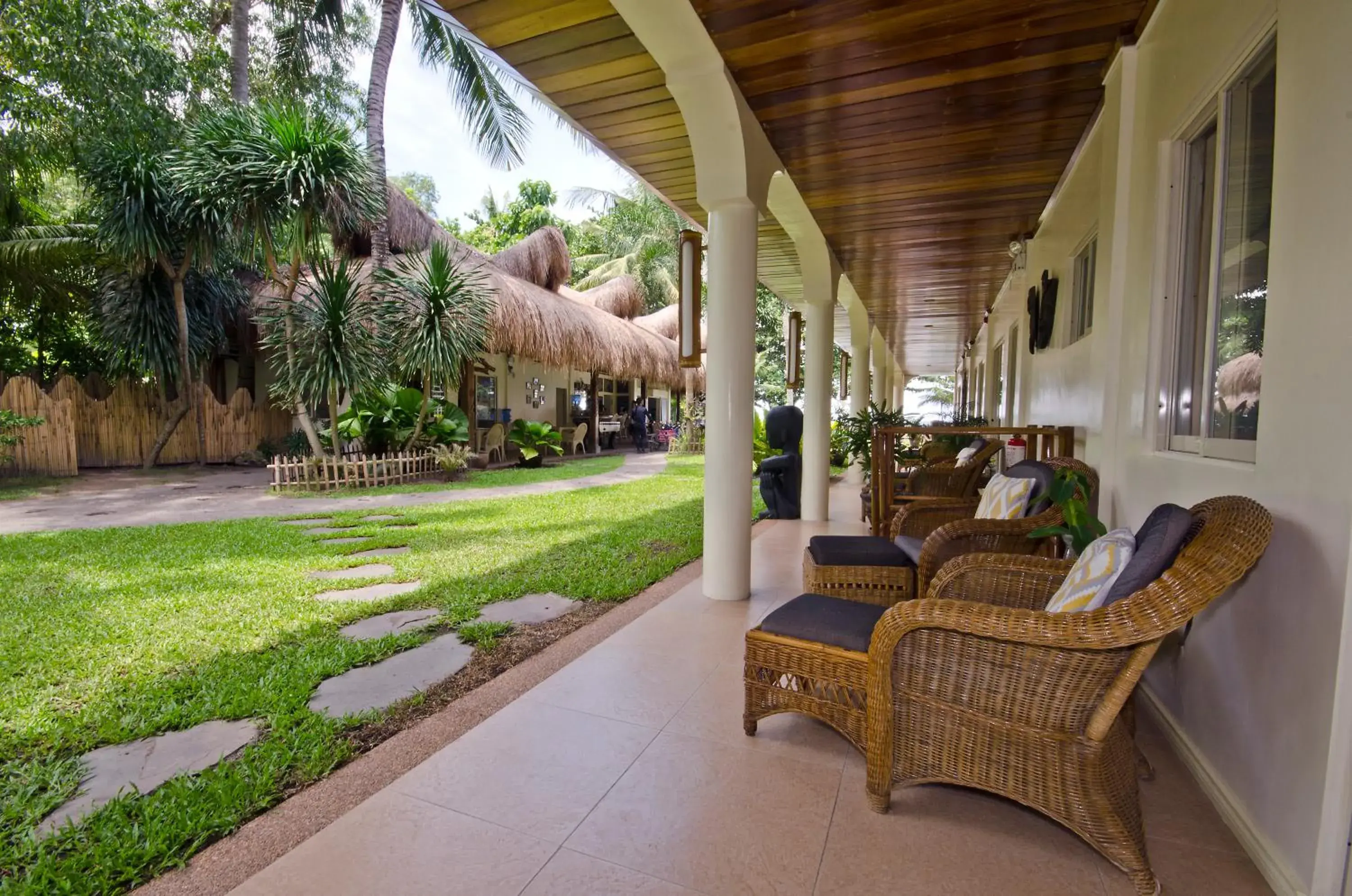 Garden in Mike's Dauin Dive Resort