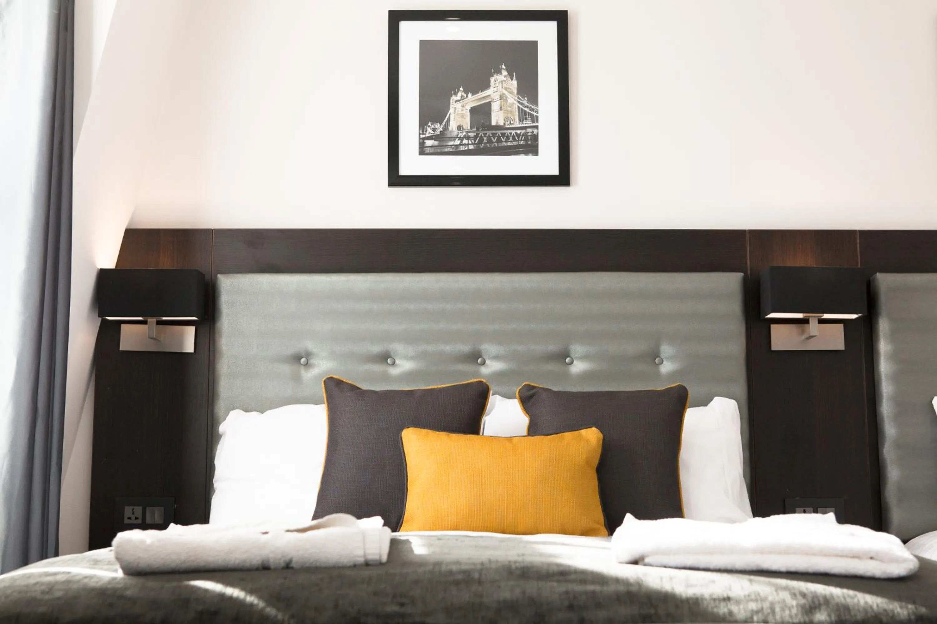 Photo of the whole room, Bed in The Tudor Inn Hotel