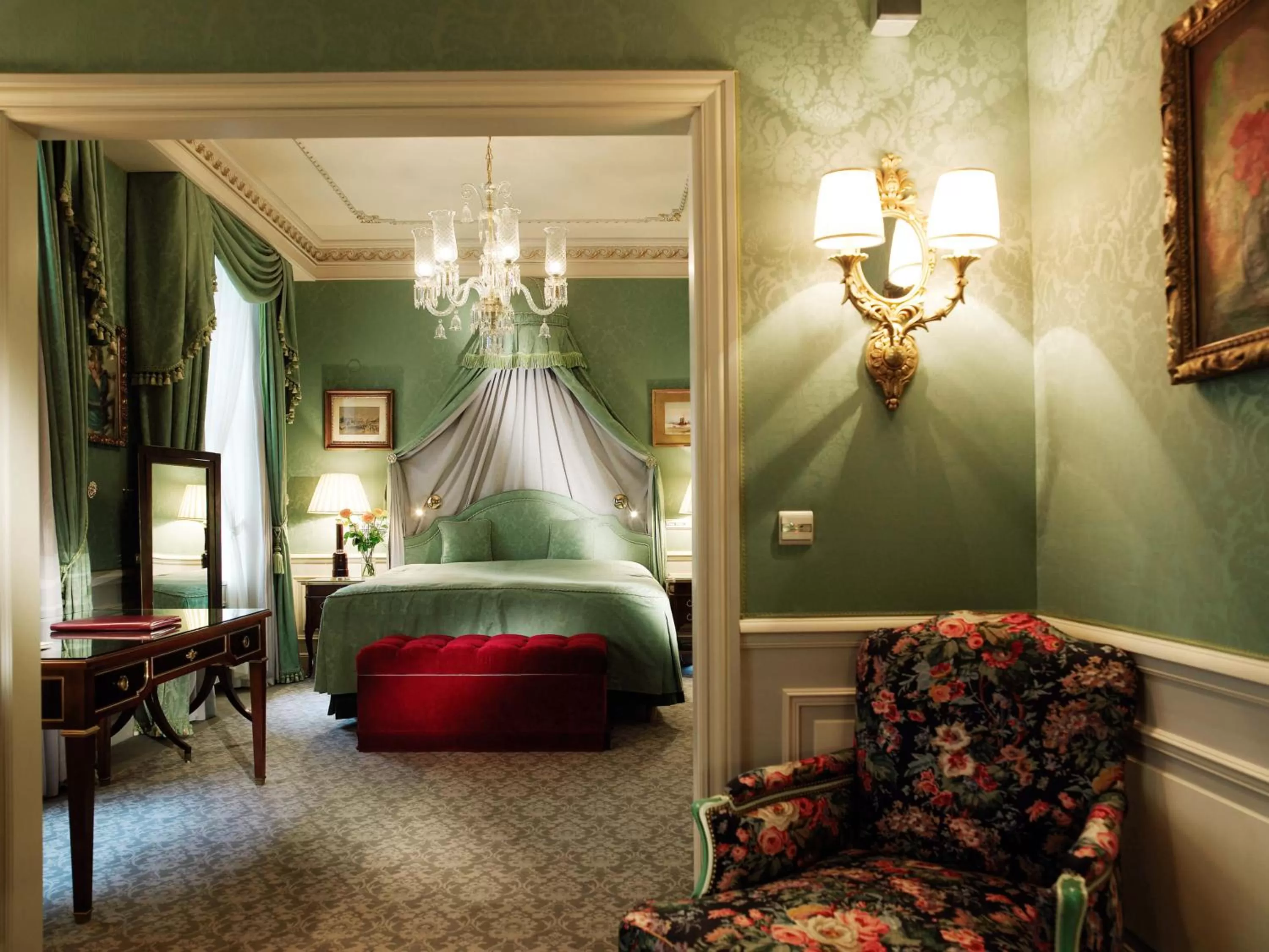 Junior Suite in Hotel Sacher Wien