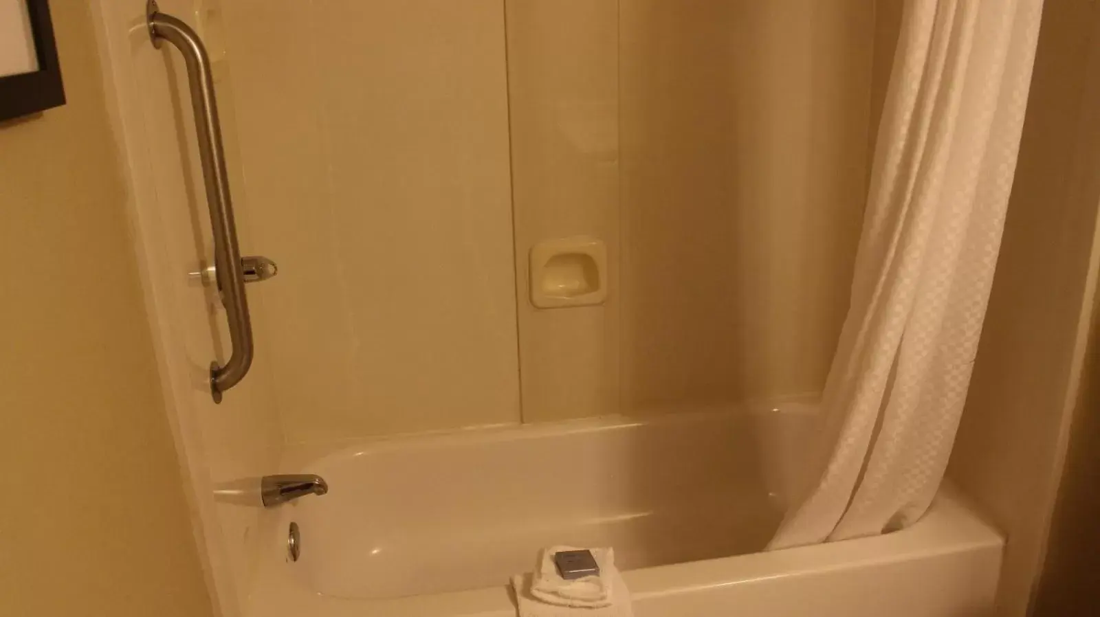 Bathroom in Hawthorn Suites Wichita East