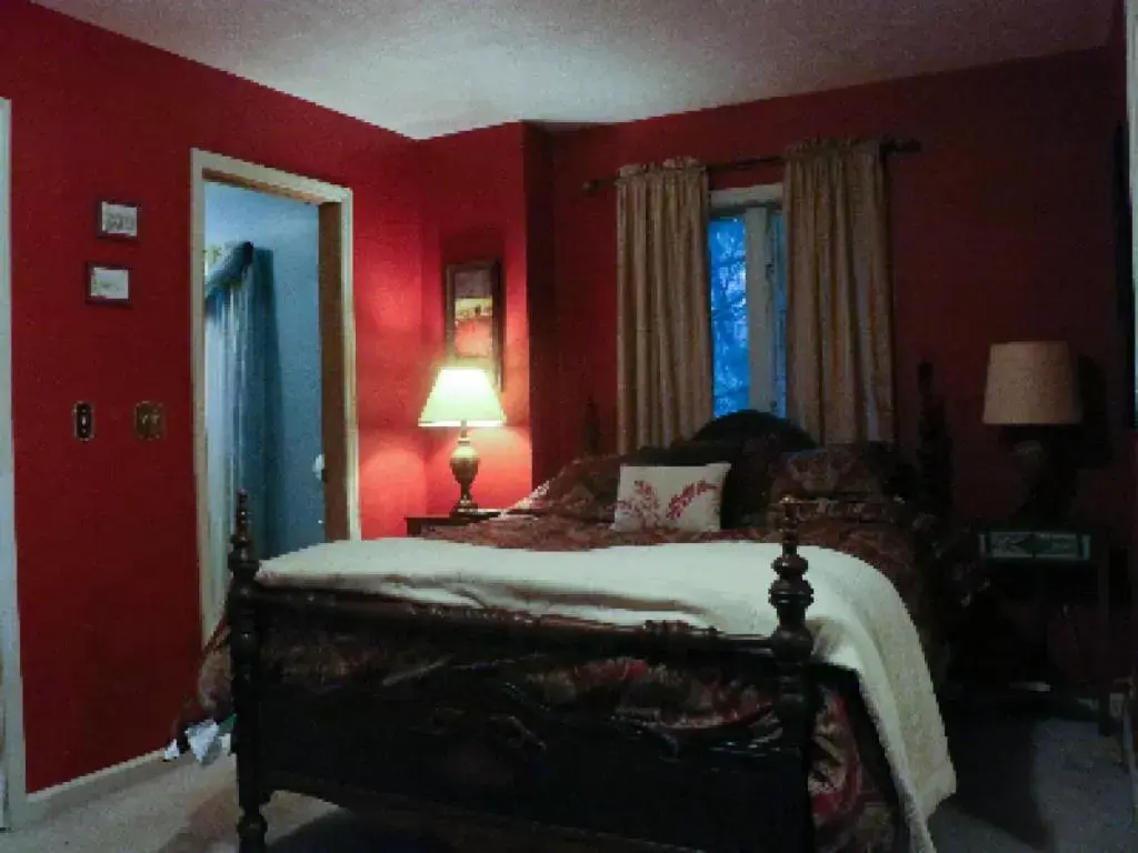 Deluxe Triple Room in Lil Black Bear Inn