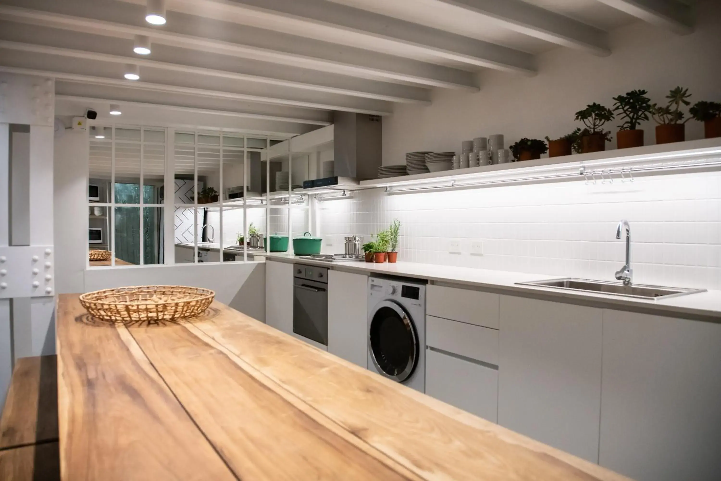 Kitchen/Kitchenette in Franca City Hostel