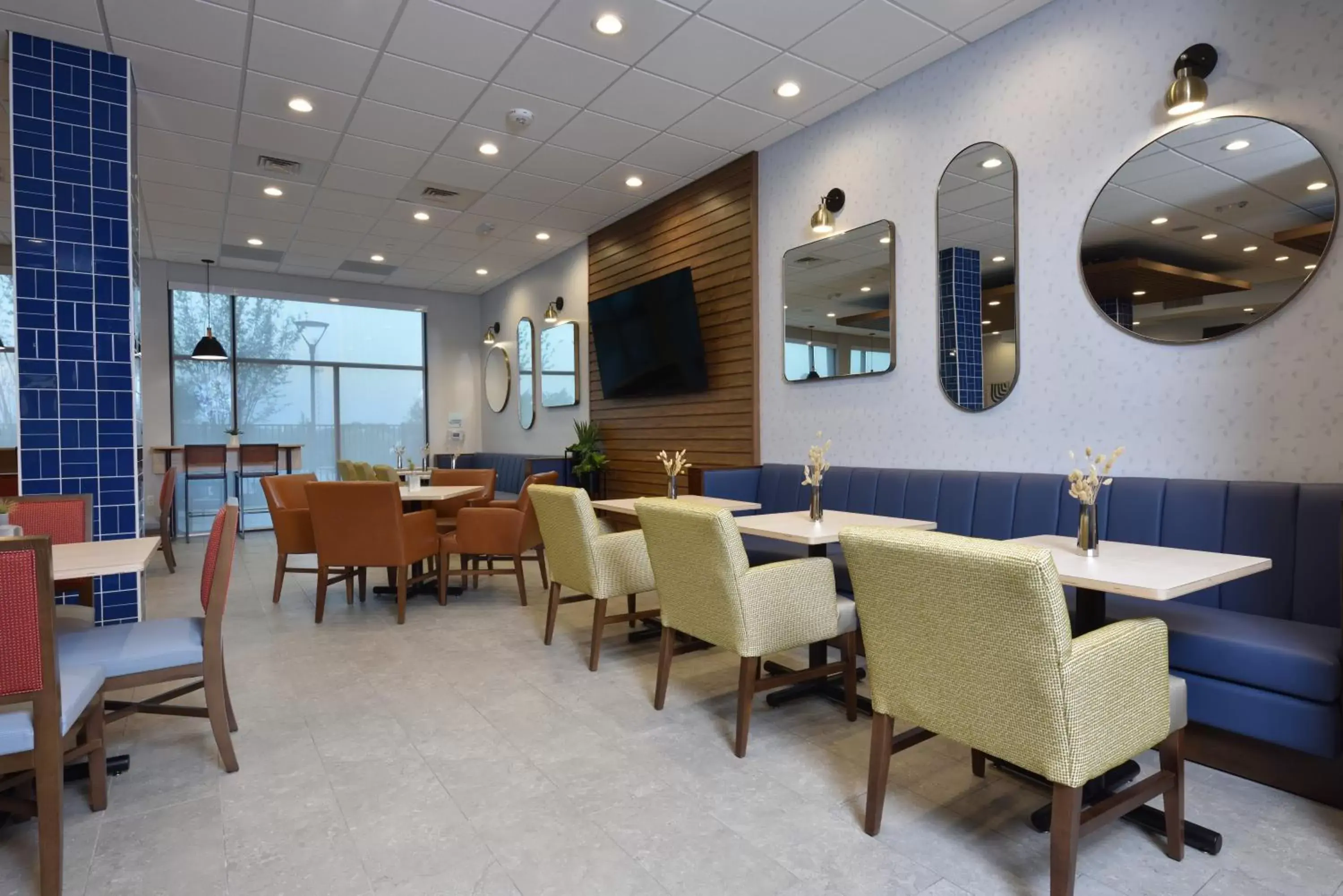 Breakfast in Holiday Inn Express & Suites Spring - Woodlands Area by IHG Breakfast in Holiday Inn Express & Suites Spring - Woodlands Area by IHG