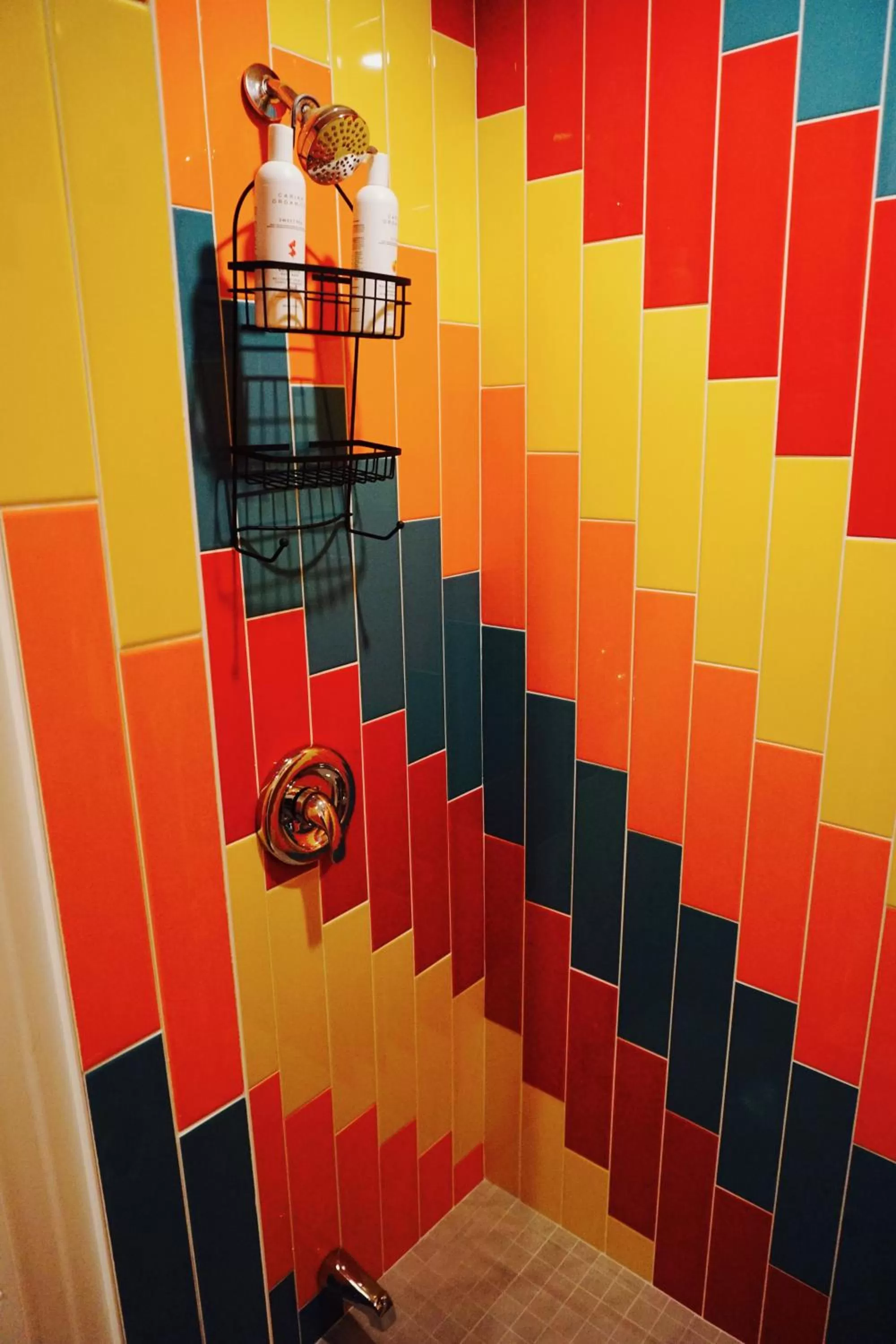 Quadruple Room with Lake View in Edison's Inn