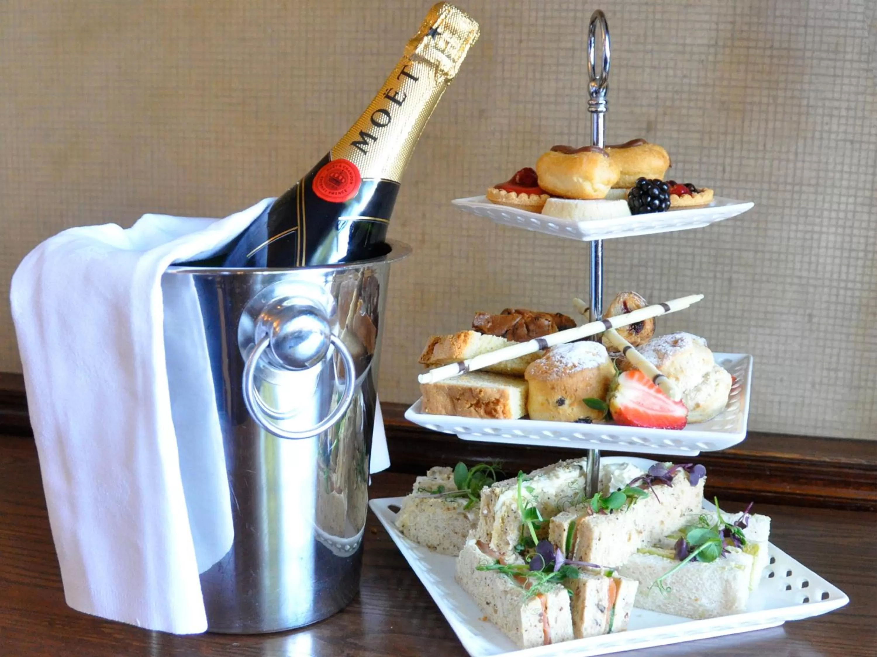 Food and drinks in Macdonald Drumossie Hotel Inverness