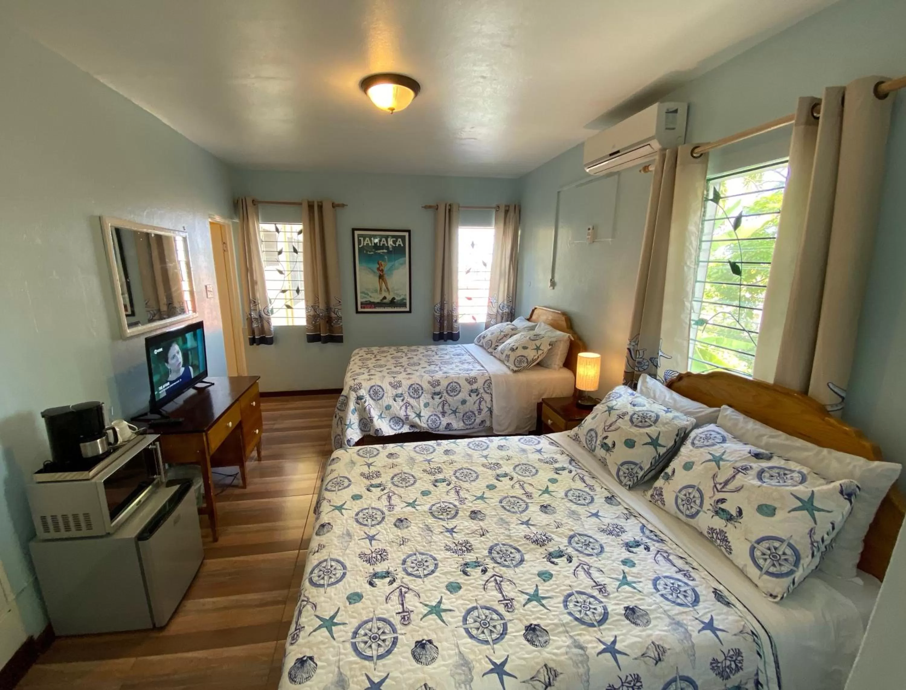 Photo of the whole room in The Blue Orchid B&B