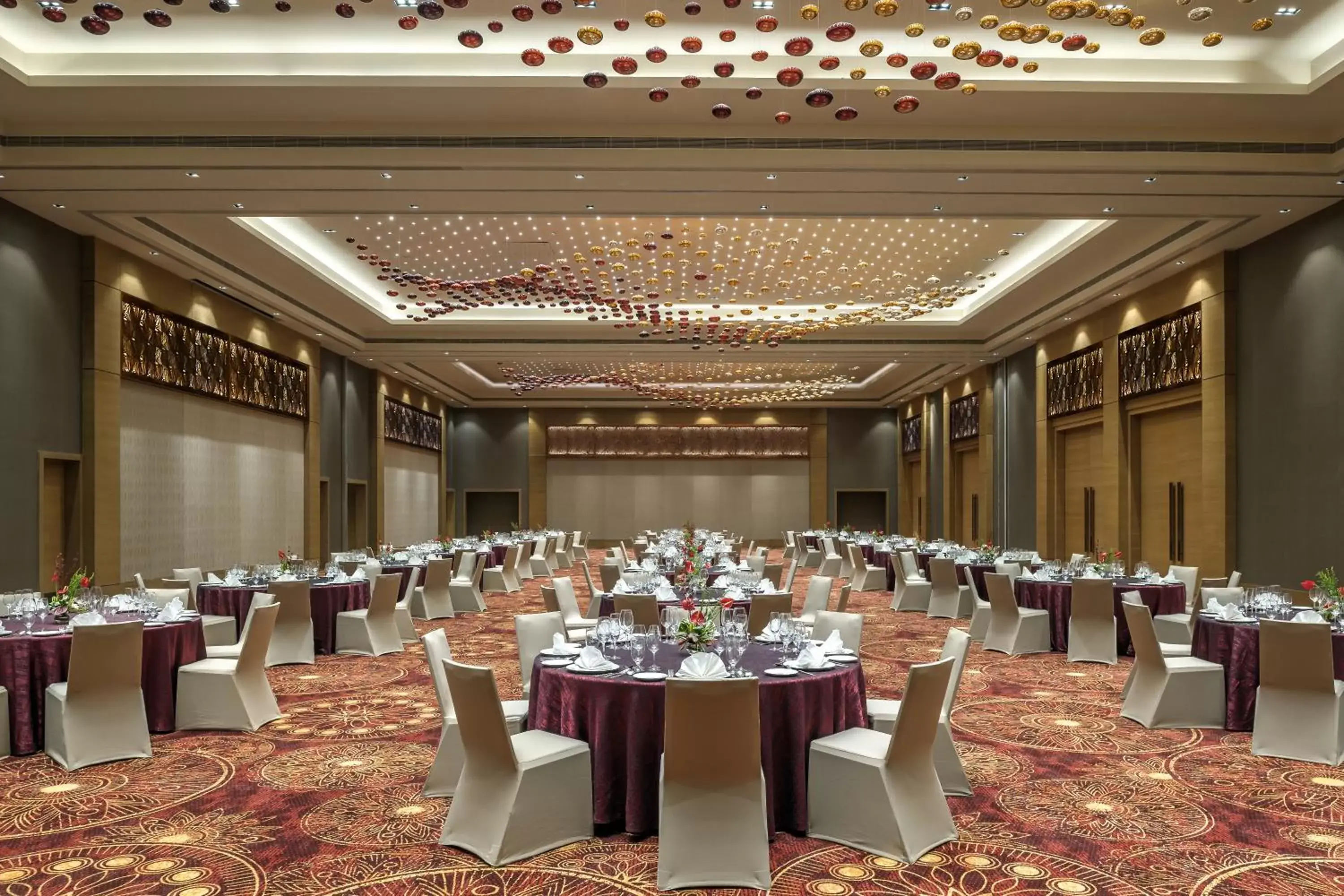 Banquet/Function facilities, Banquet Facilities in Feathers- A Radha Hotel, Chennai