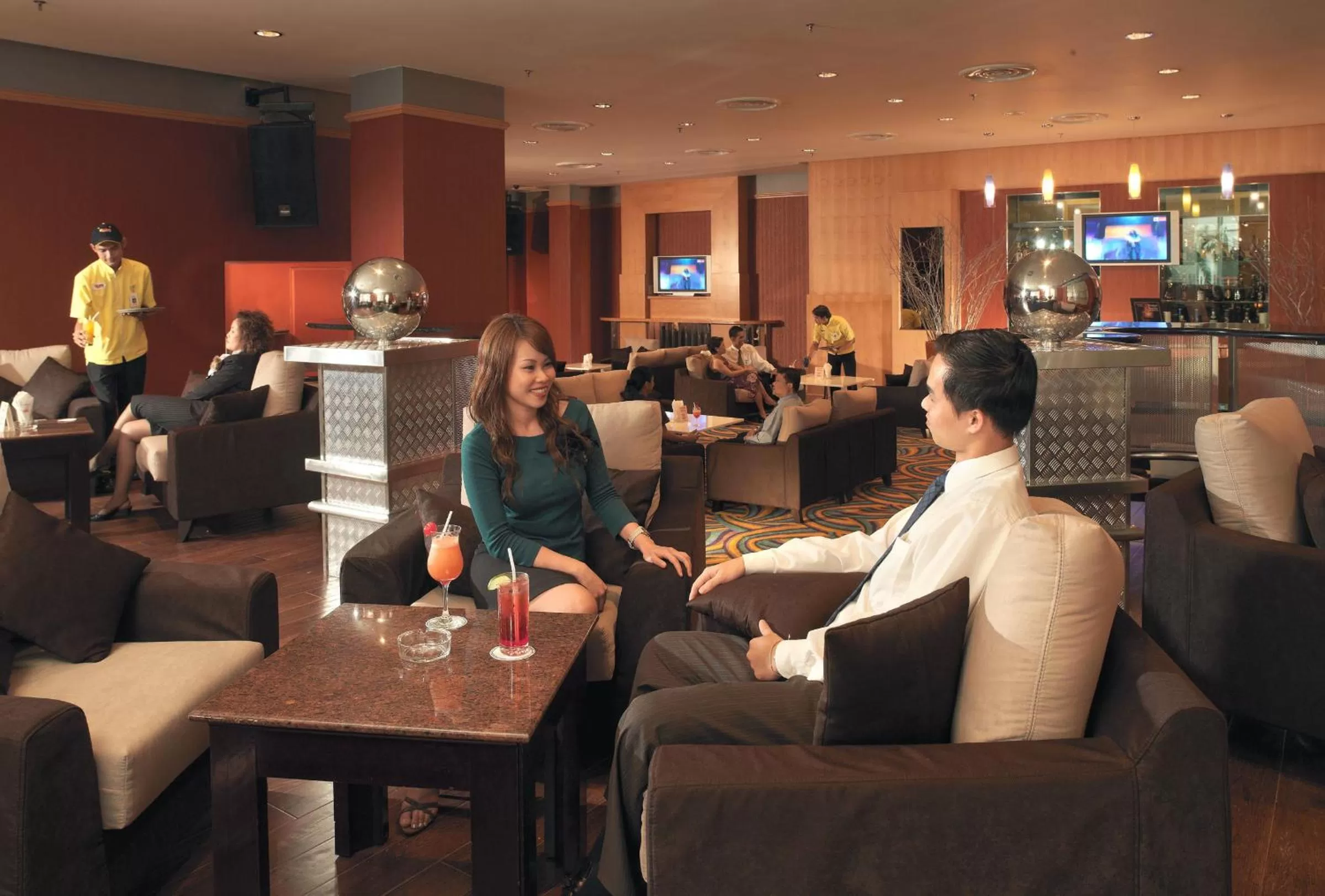 Restaurant/places to eat in Bayview Hotel Melaka