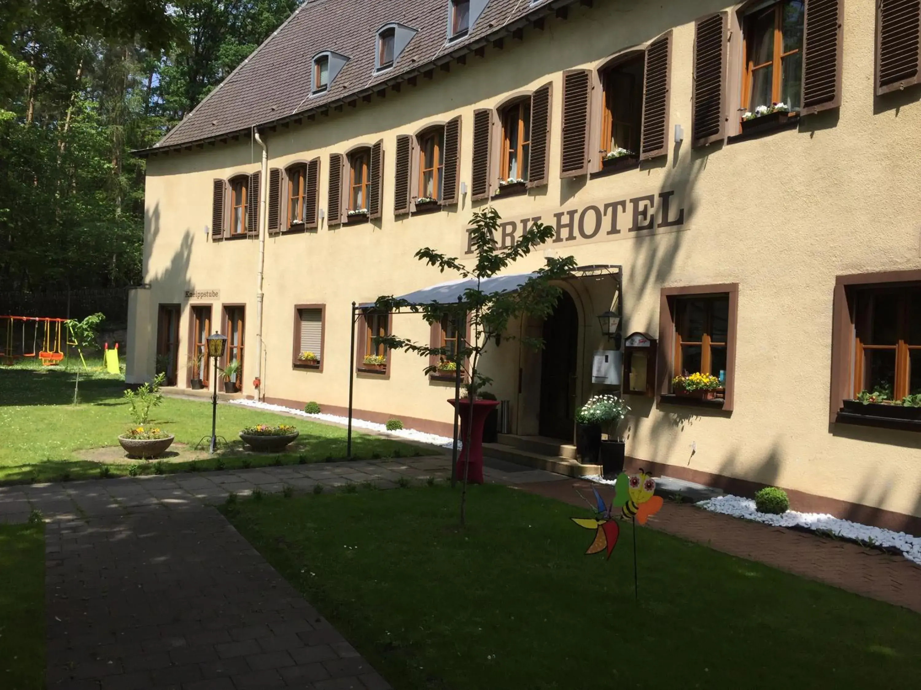 Facade/entrance, Property Building in Parkhotel Zirndorf