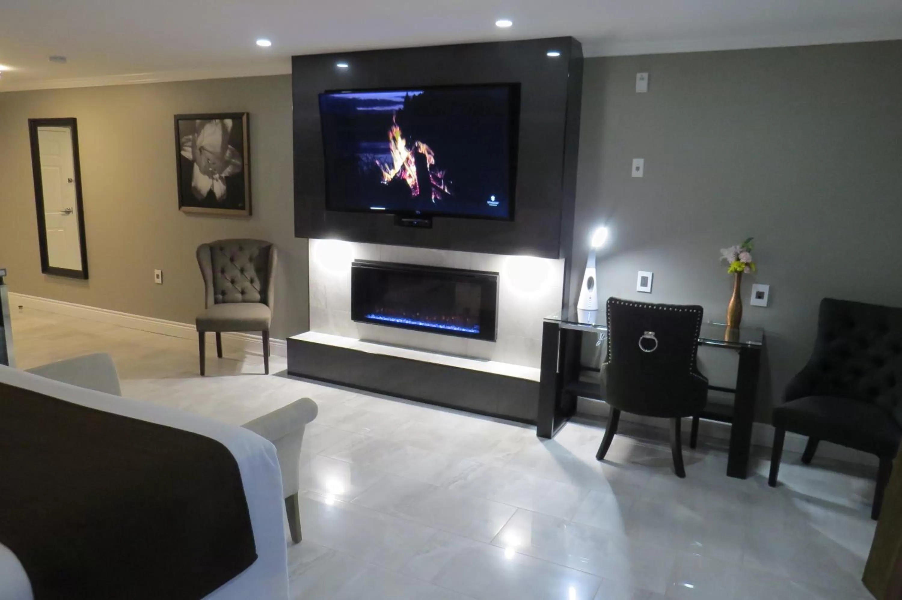 TV/Entertainment Center in Dockside Suites