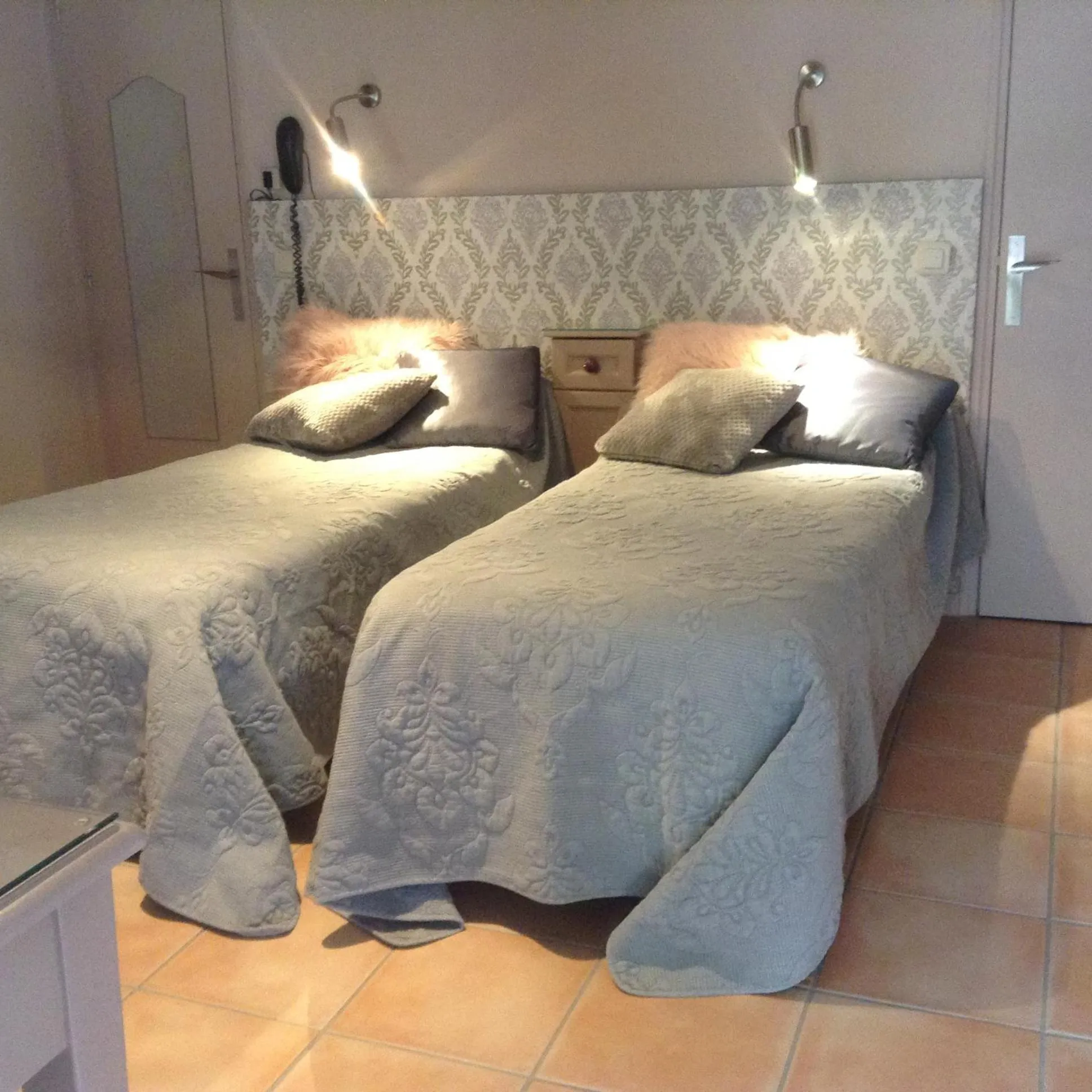 Bedroom, Bed in Logis Hotel Restaurant Hostellerie de la Tour