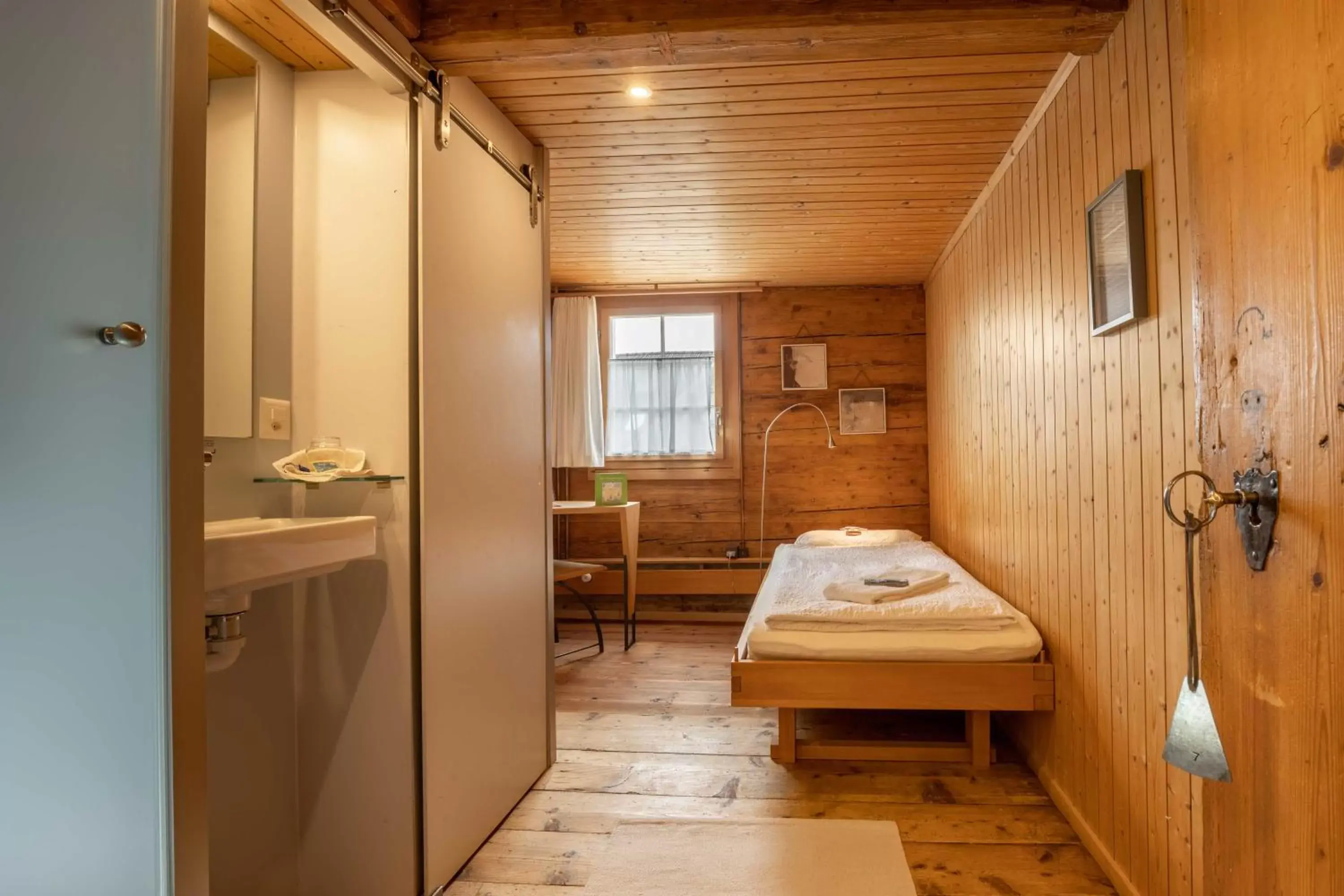 Bed, Bathroom in Gasthaus Rössli