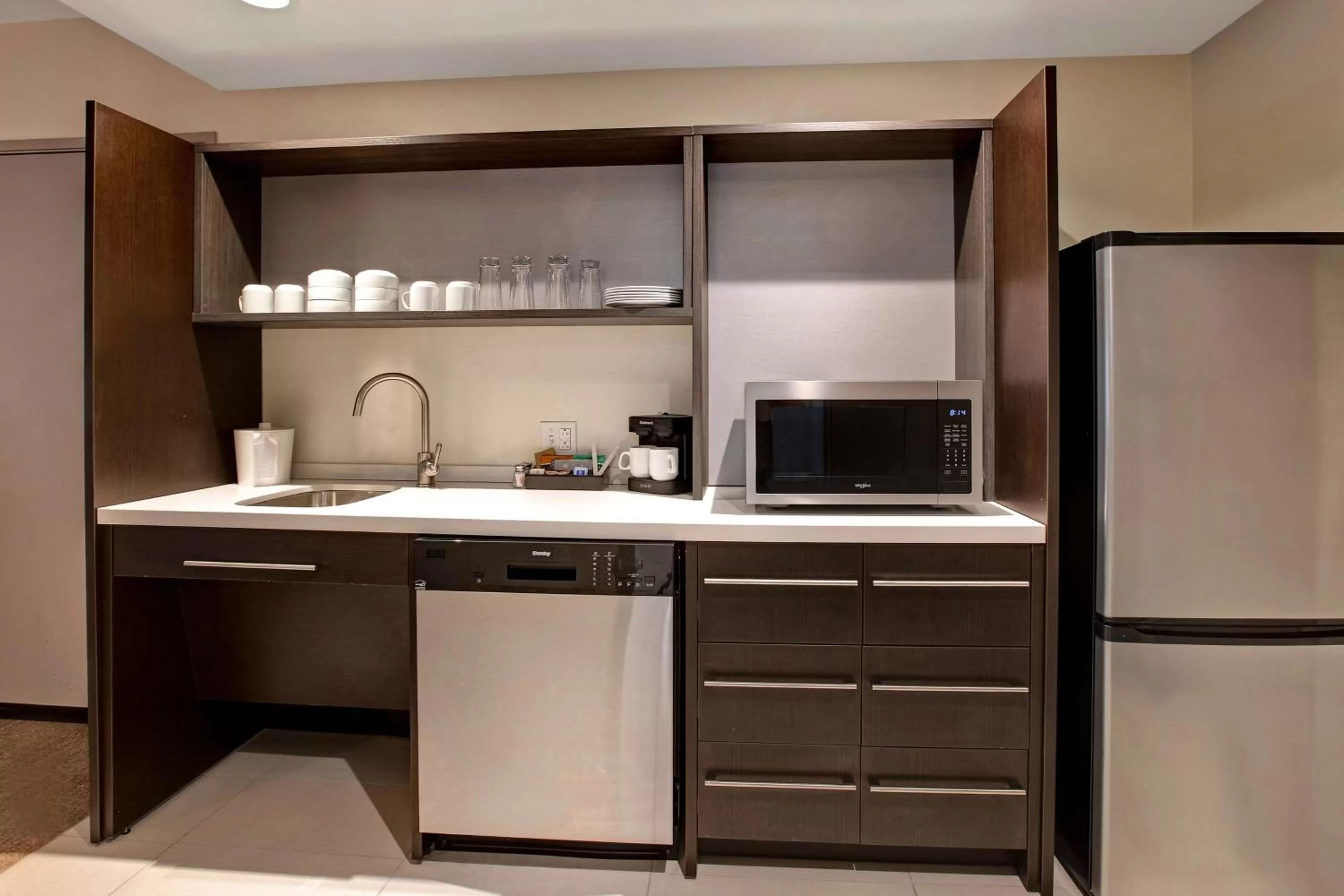 Kitchen or kitchenette in Home2 Suites By Hilton Lexington Hamburg
