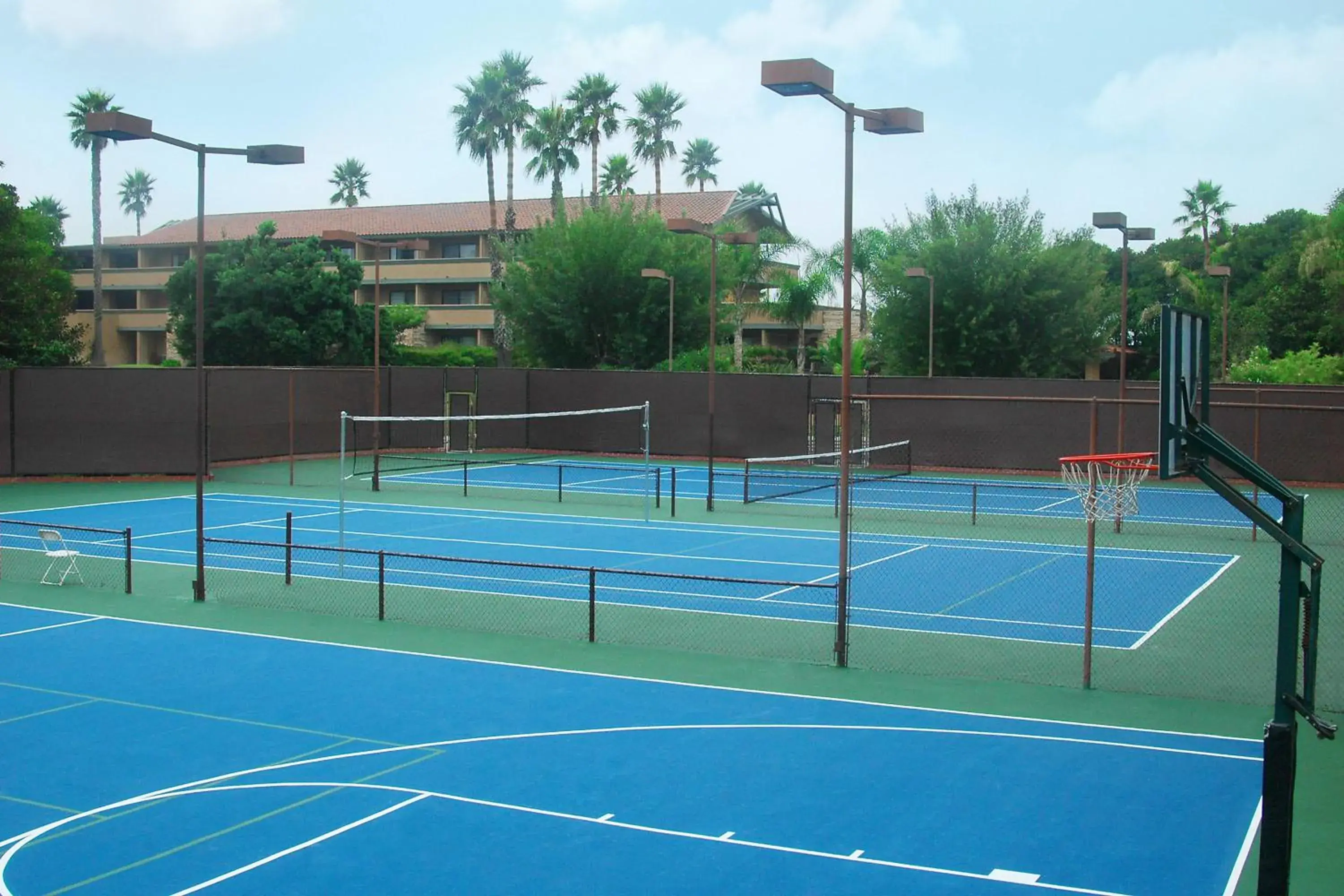 Other, Tennis/Squash in Four Points By Sheraton Ventura Harbor Resort