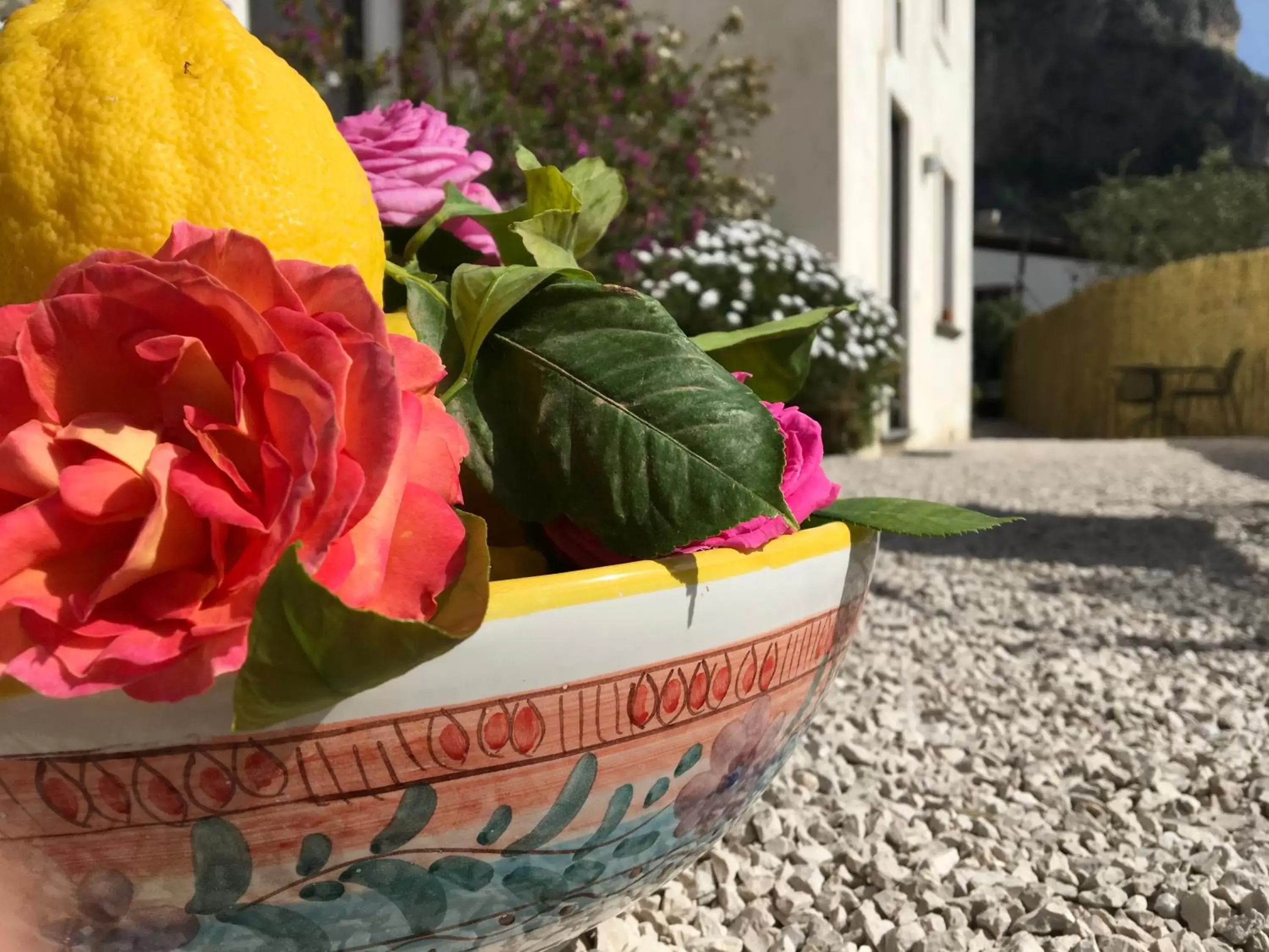 Decorative detail in L'Antico Borgo Dei Limoni