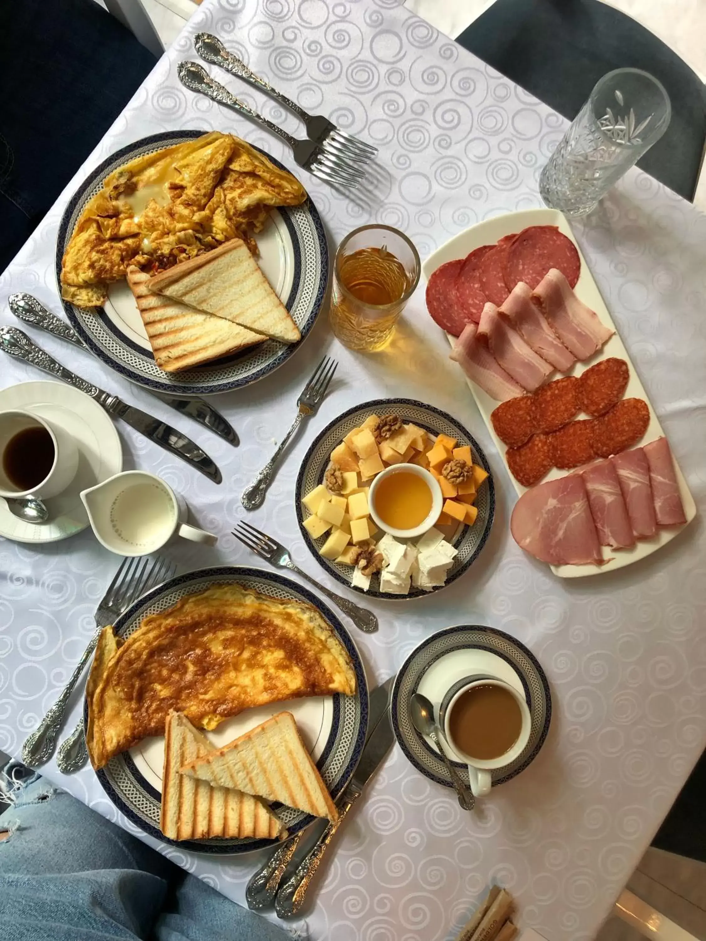 Restaurant/places to eat, Breakfast in Golden Tulip Borjomi