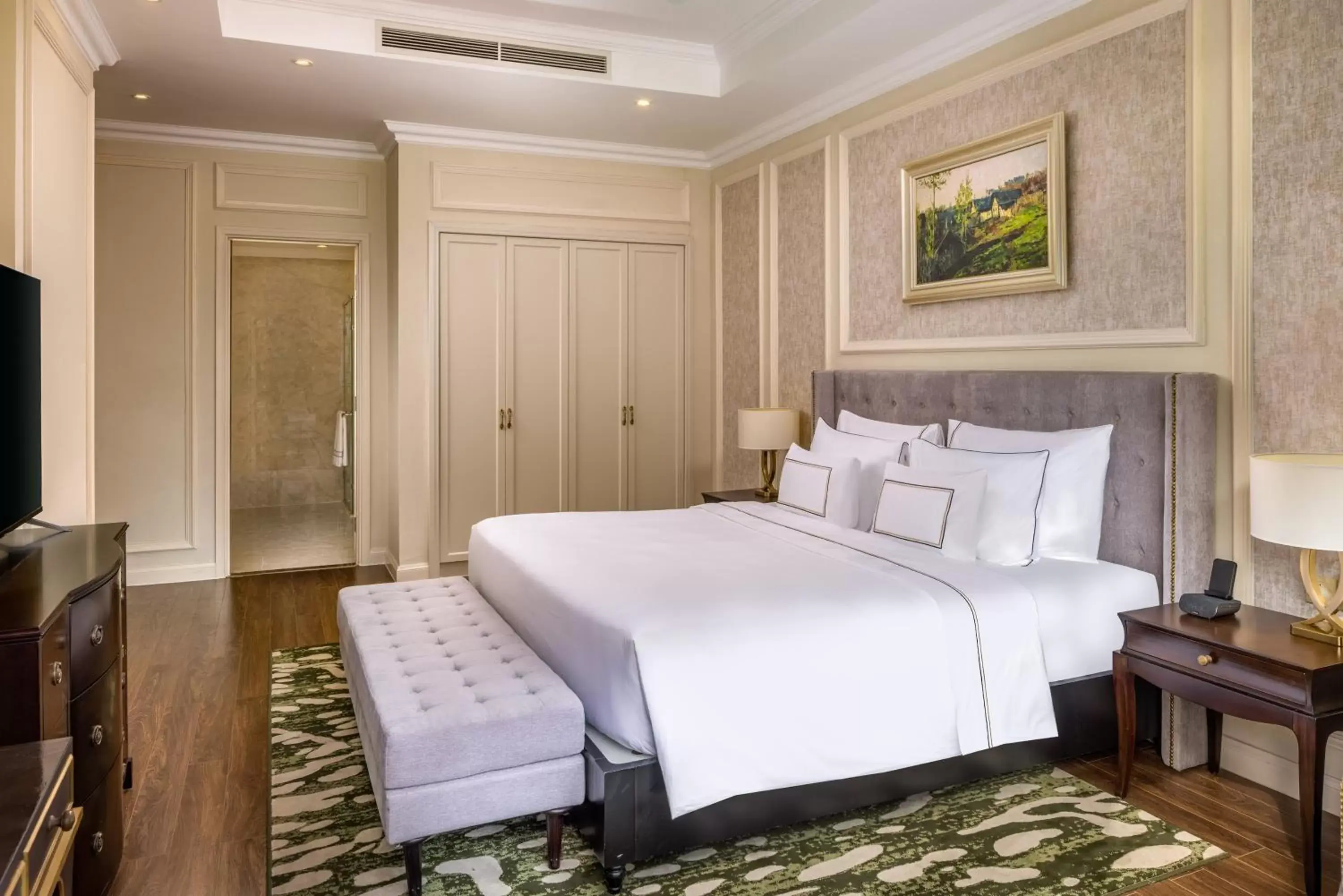 Bed in Meliá Vinpearl Cam Ranh Beach Resort