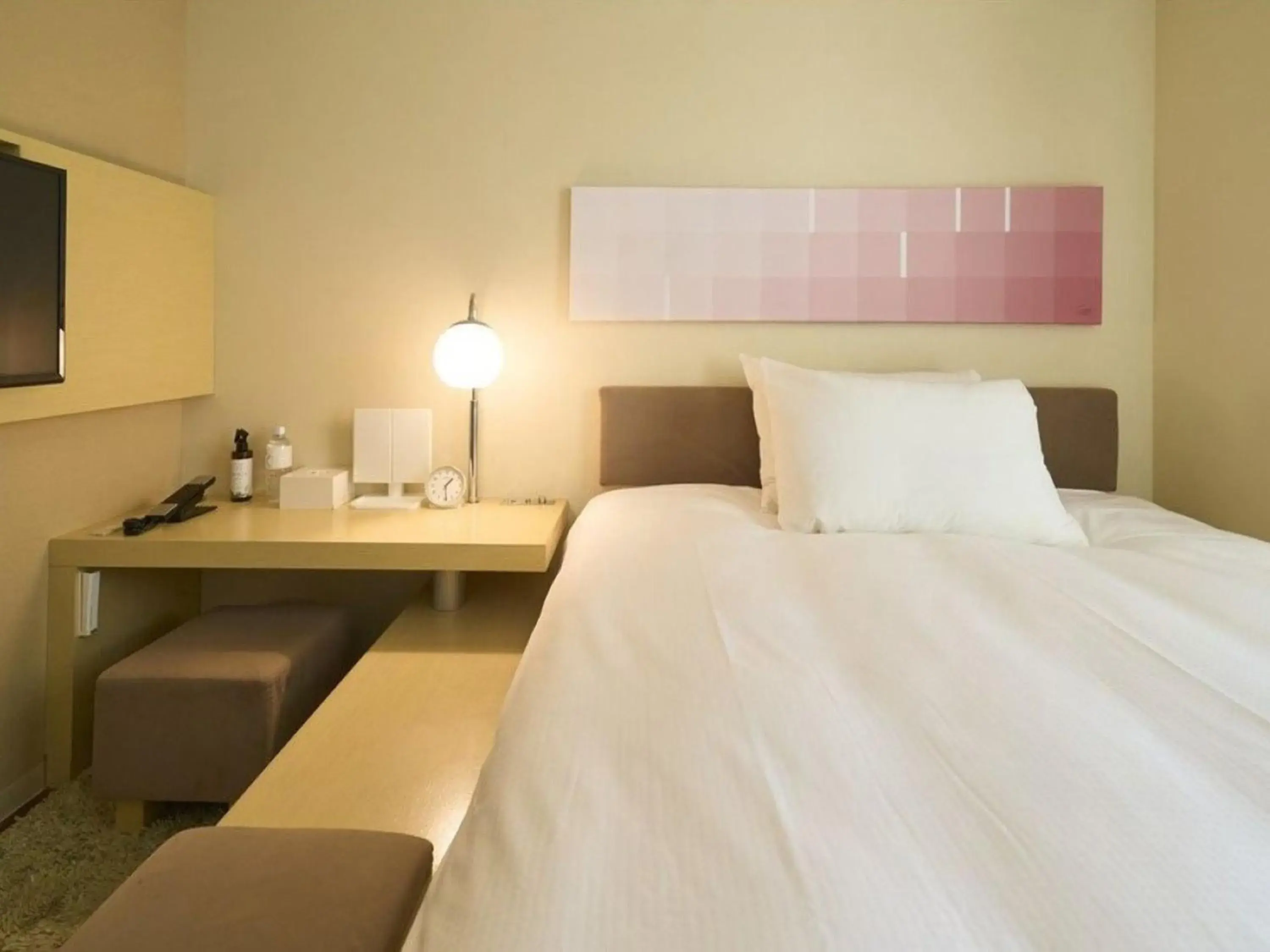 Bedroom, Bed in Hotel Resol Ikebukuro