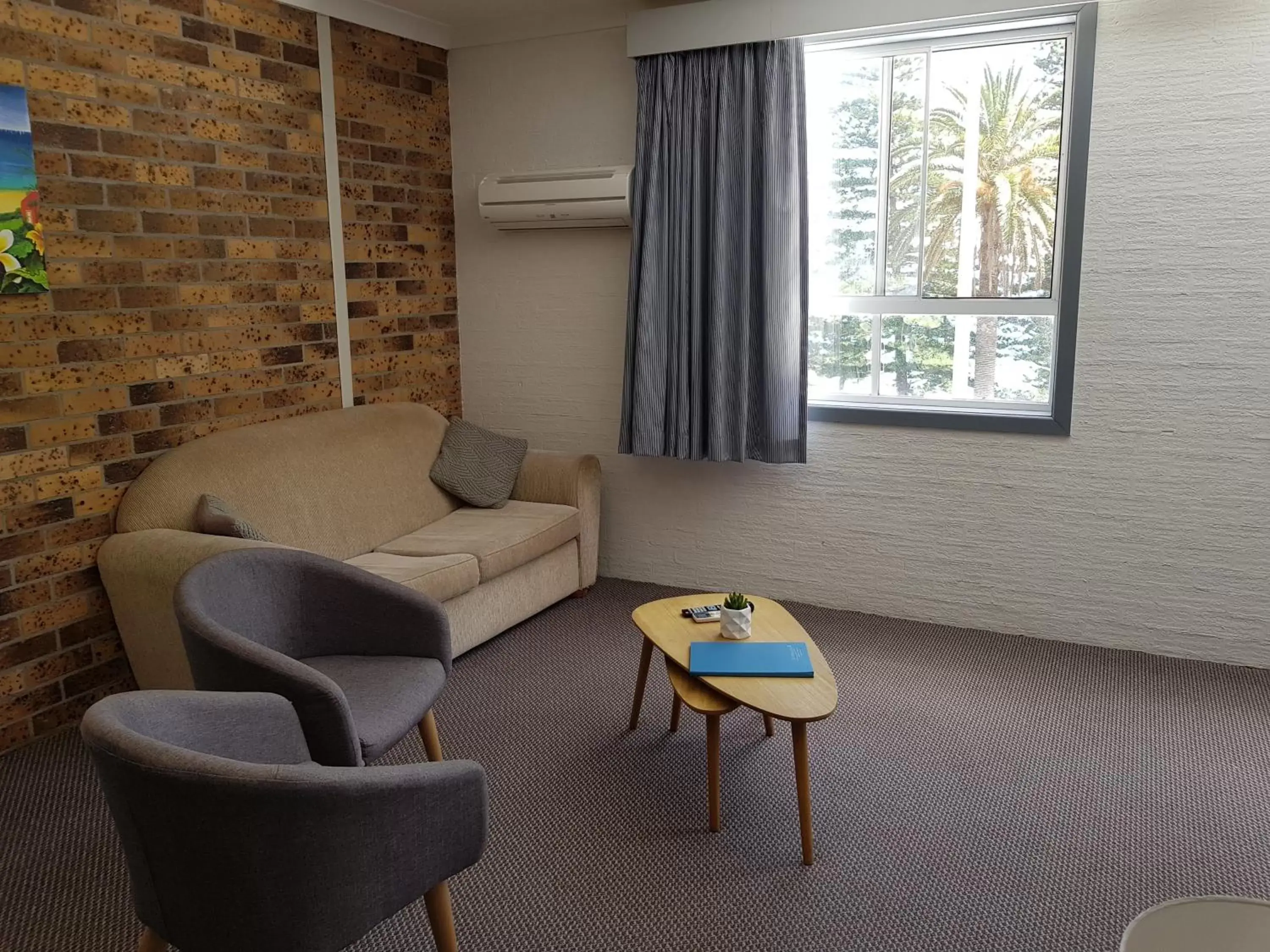 TV and multimedia, Seating Area in Seabreeze Beach Hotel