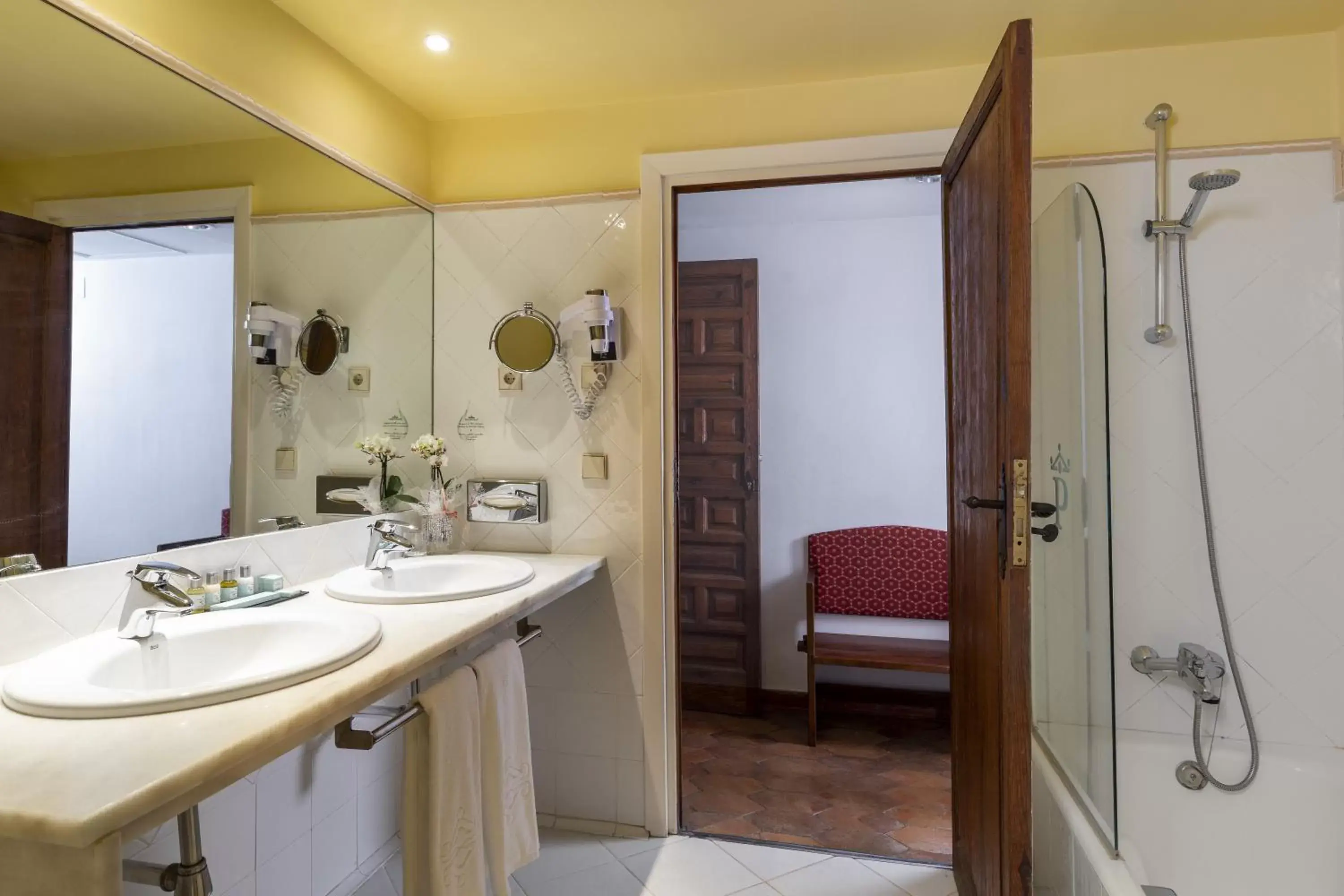 Bathroom in Parador de Tortosa