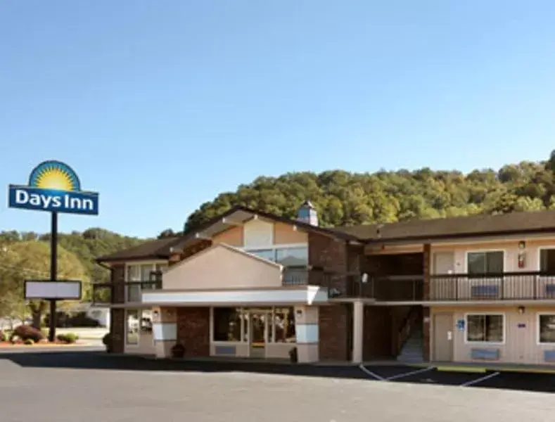 Property Building in Days Inn by Wyndham Paintsville