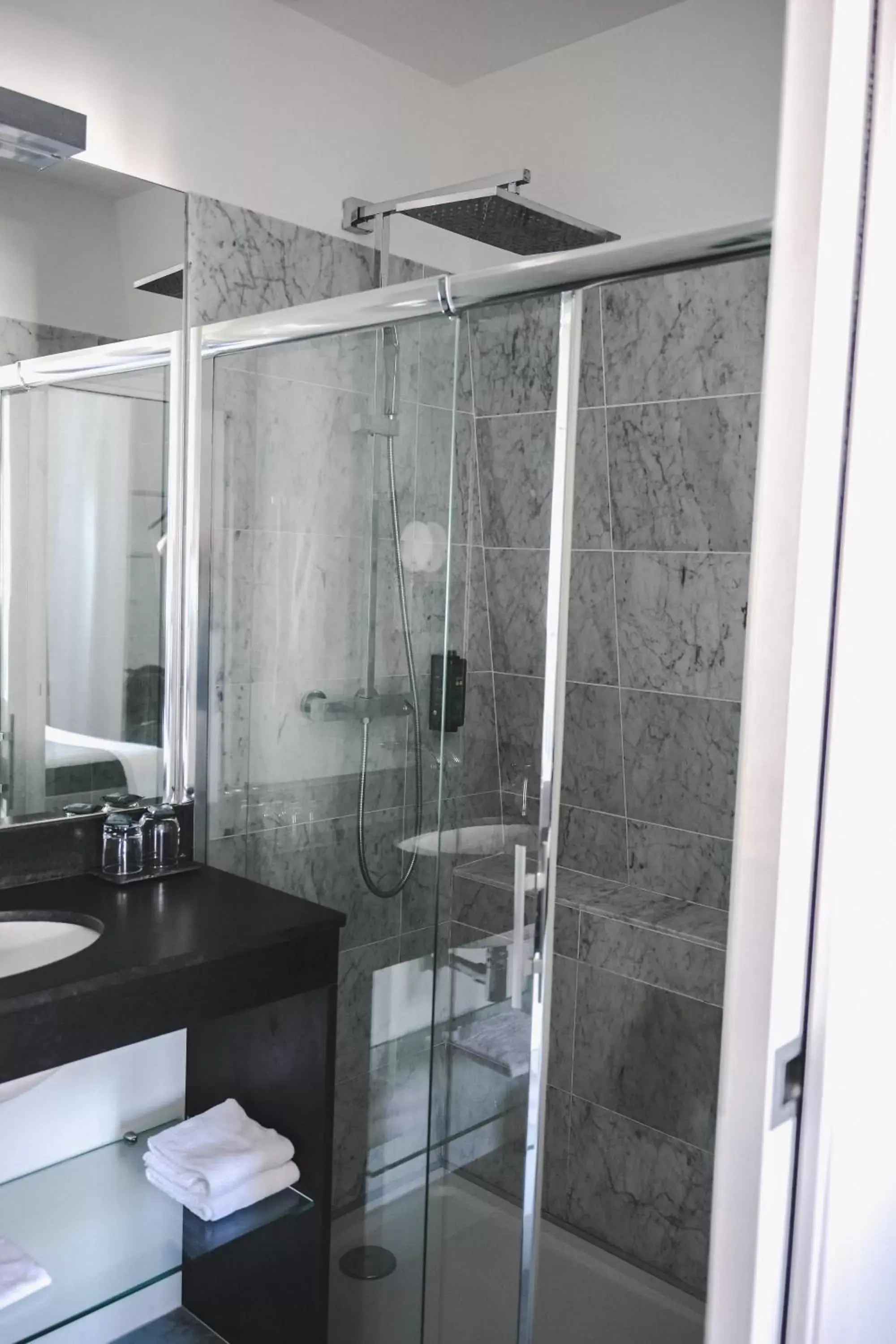 Bathroom in Le Manoir Hôtel