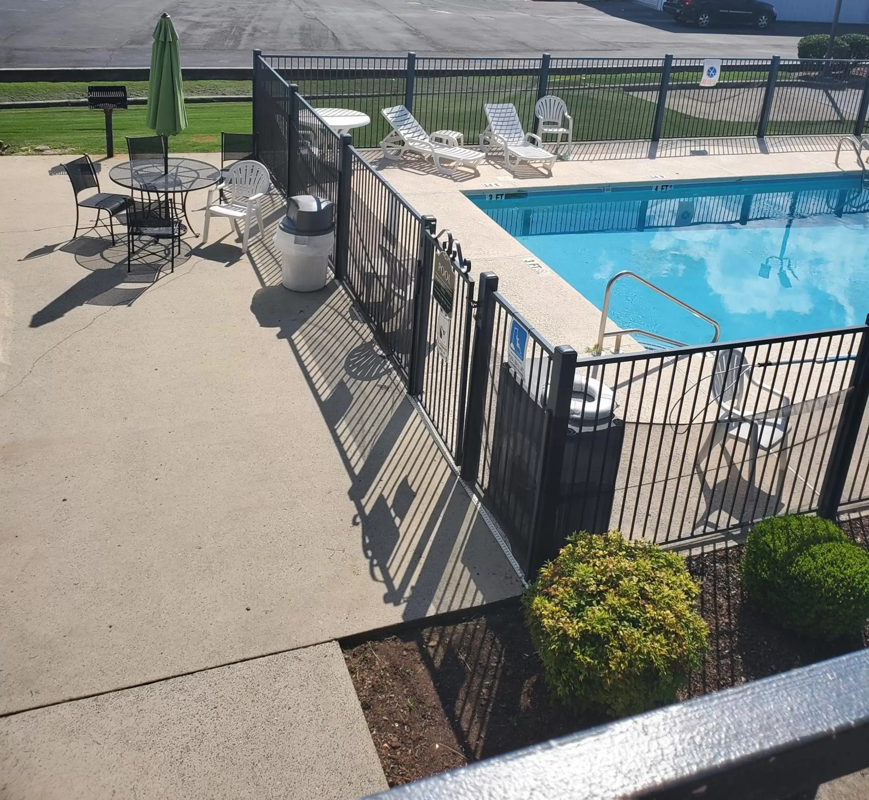 Swimming pool, Pool View in Quality Inn Scottsboro US/72-Lake Guntersville Area