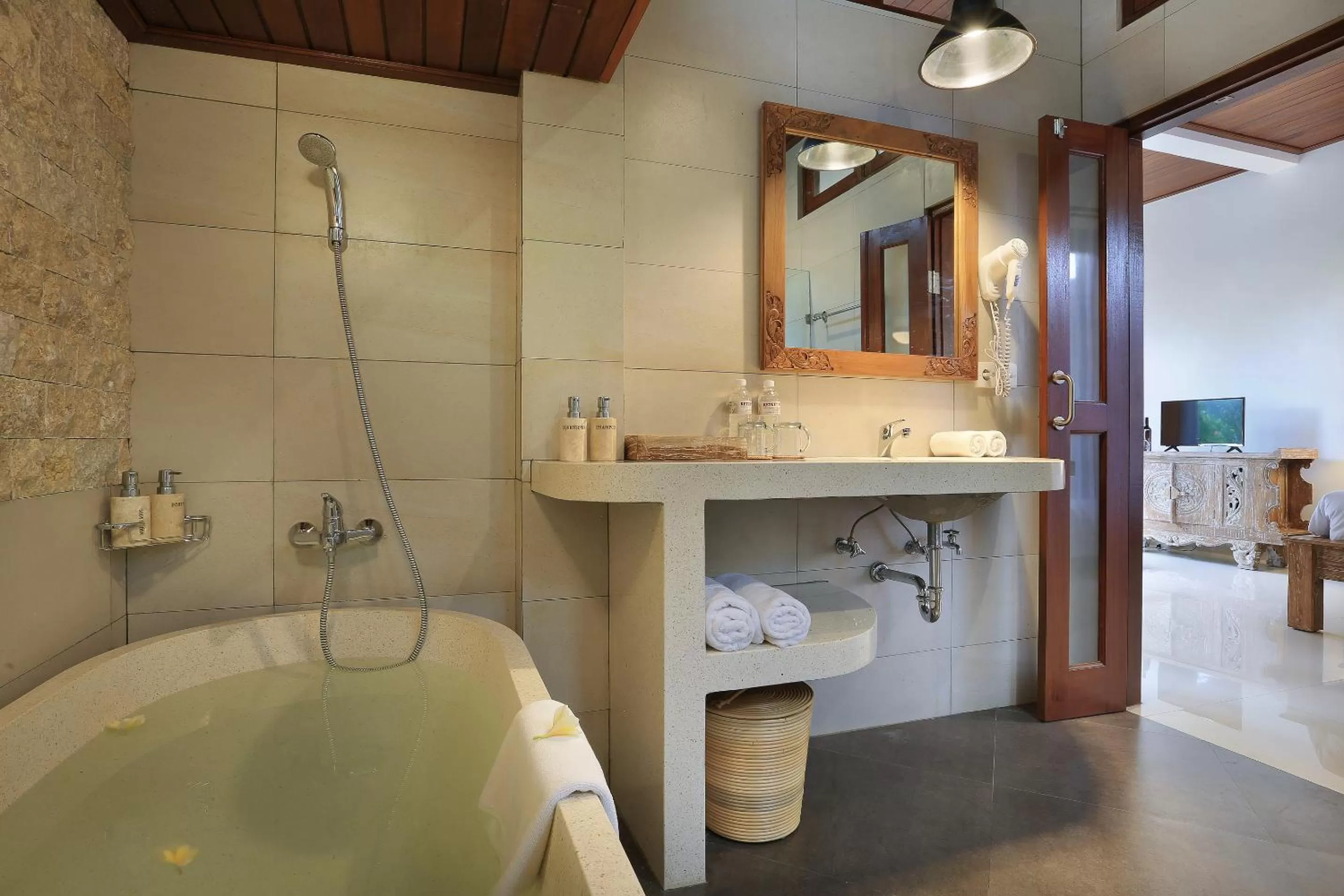 Shower in Ketut's Place Cottage Ubud