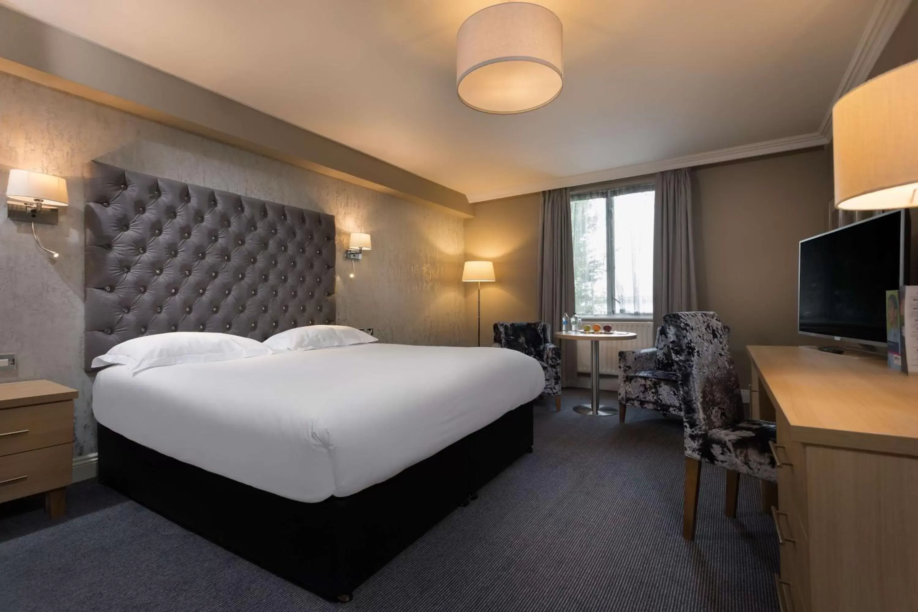 Bed in Park Inn by Radisson Shannon Airport
