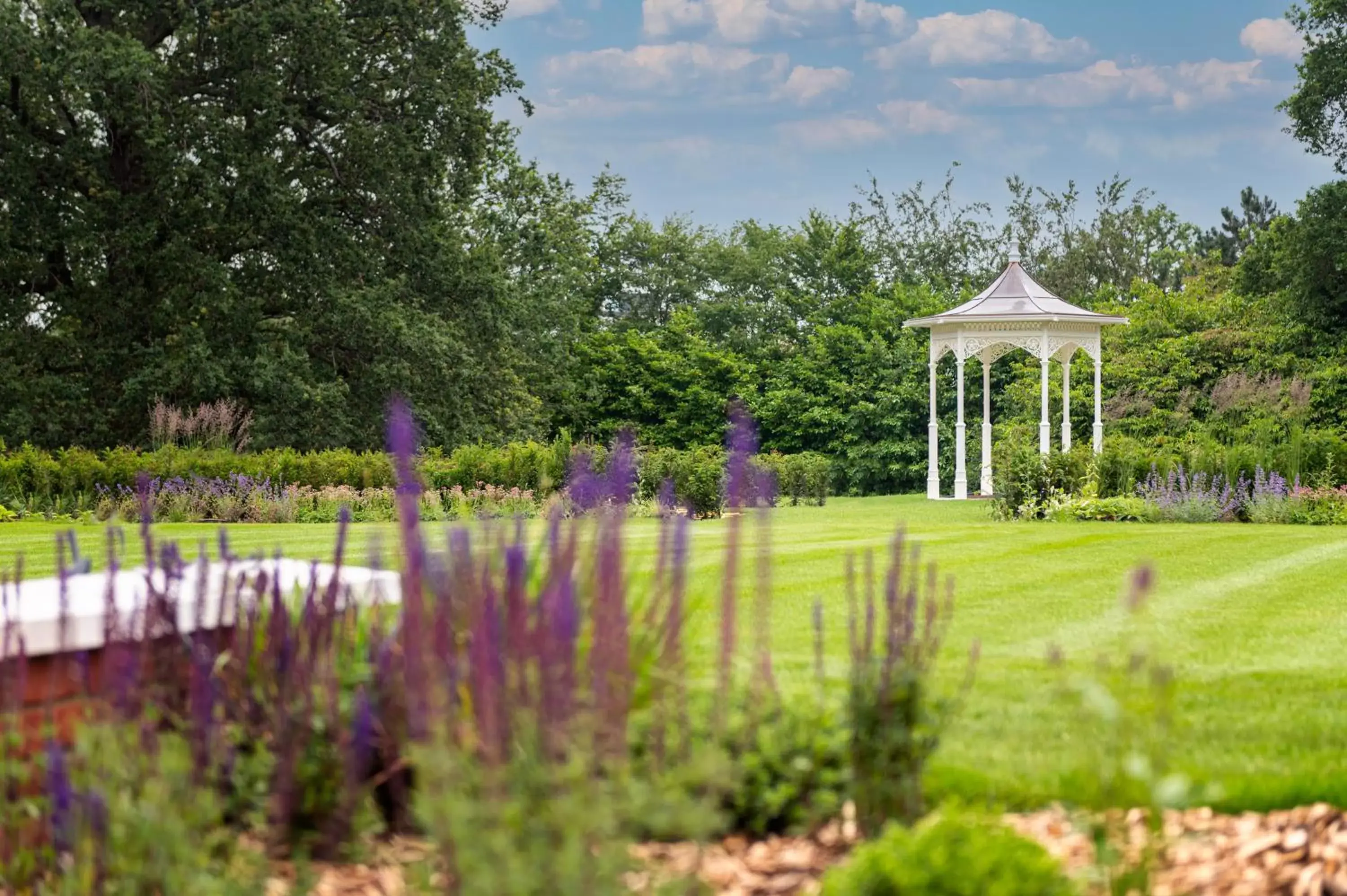 Garden in Fairmont Windsor Park