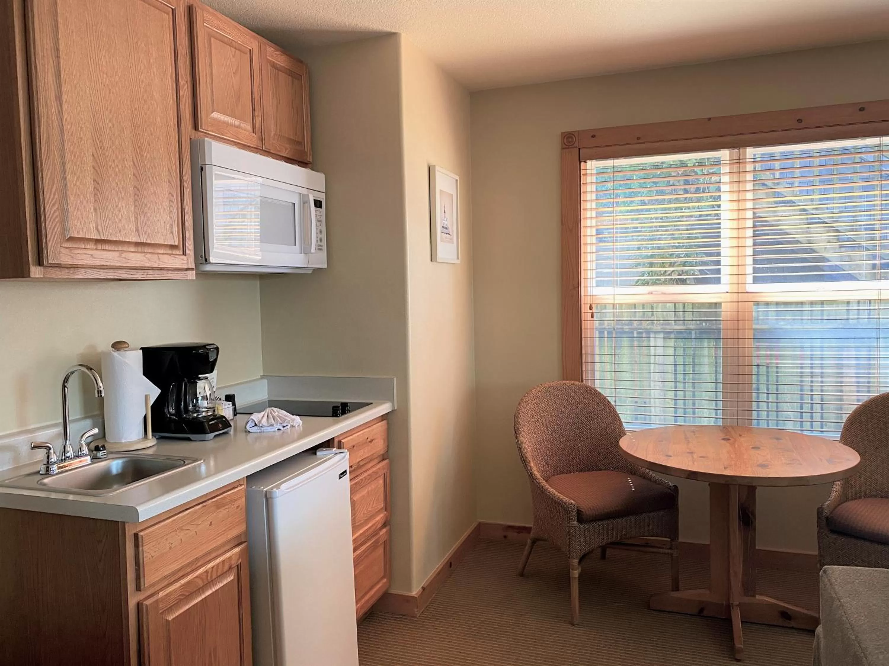 Kitchen or kitchenette in Lighthouse Inn