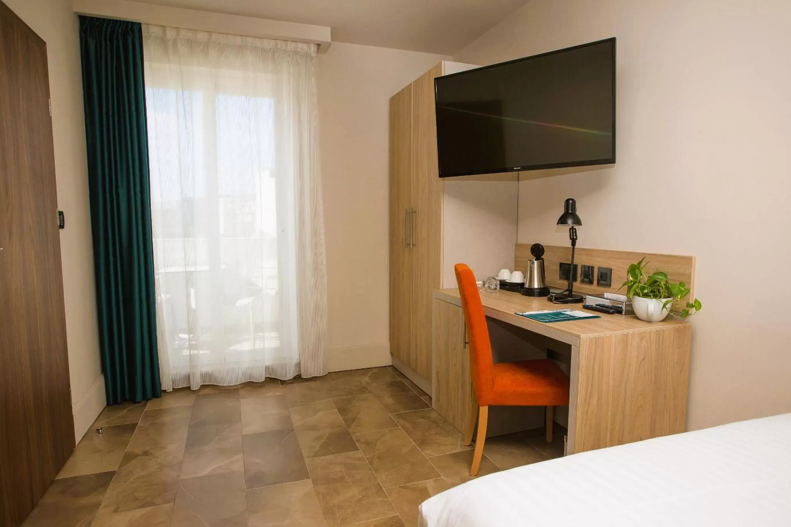 Deluxe Single Room with Balcony in Ddream Hotel