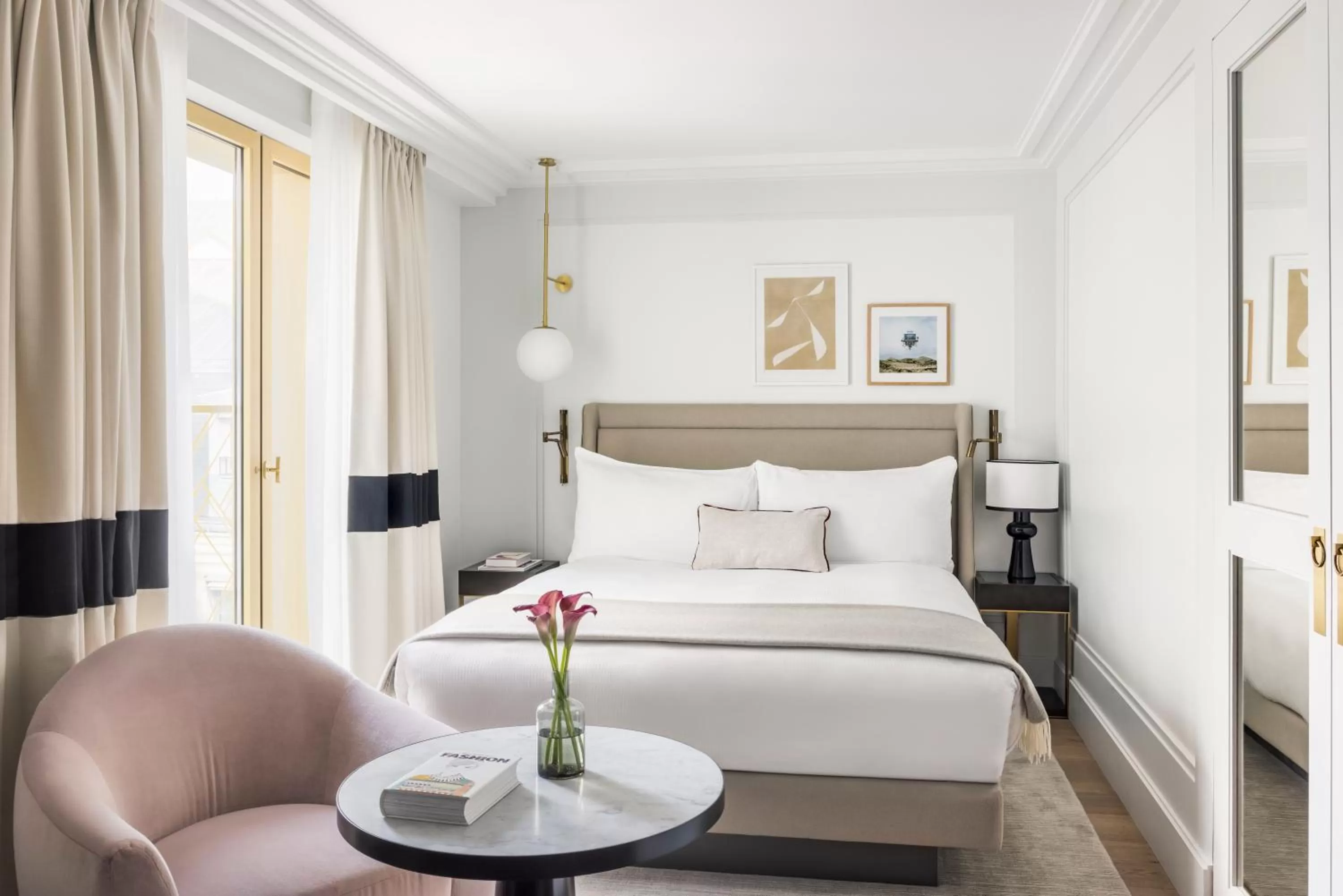 Photo of the whole room, Bed in Kimpton - St Honoré Paris by IHG