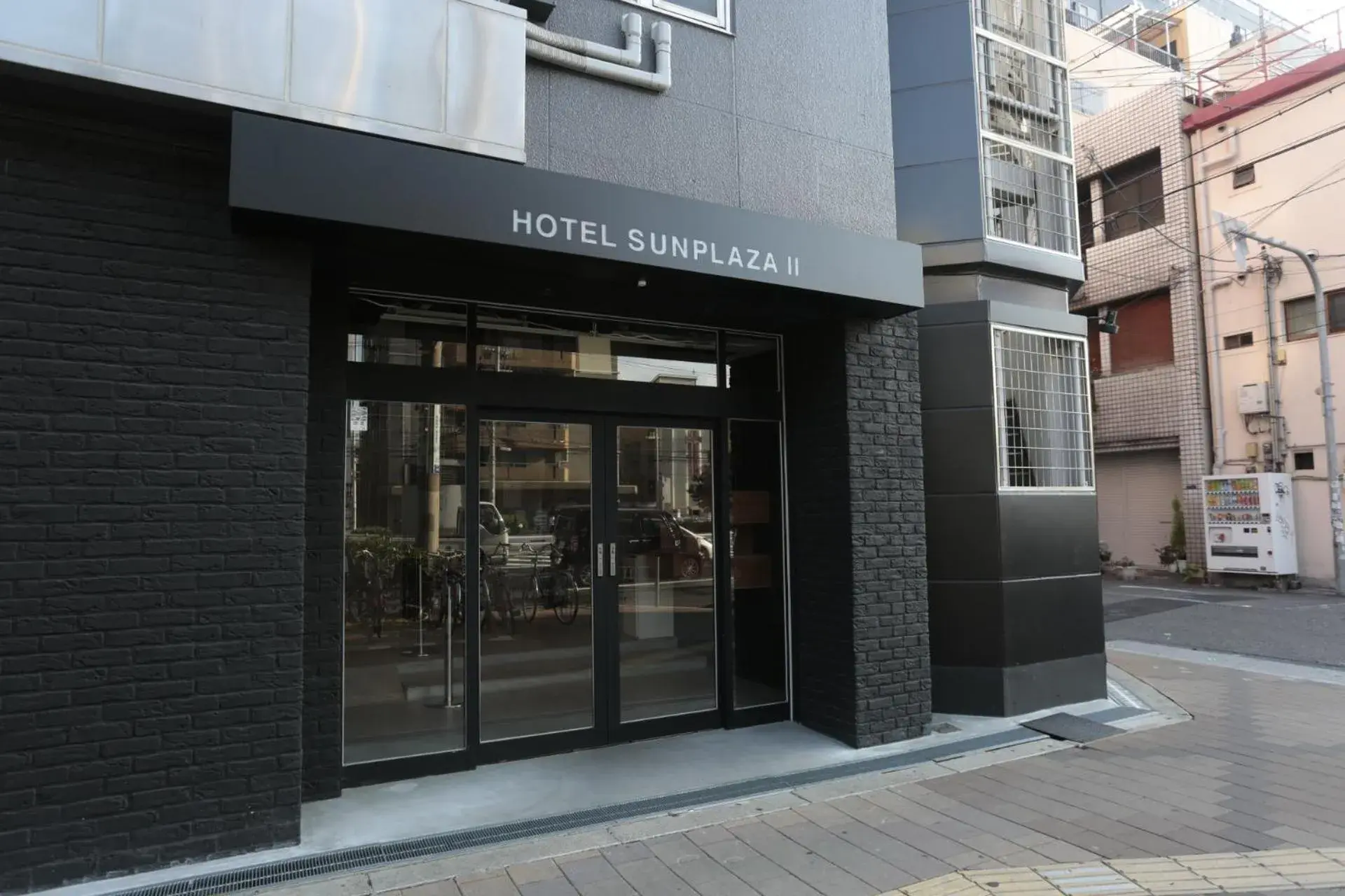Facade/entrance in Hotel Sunplaza 2