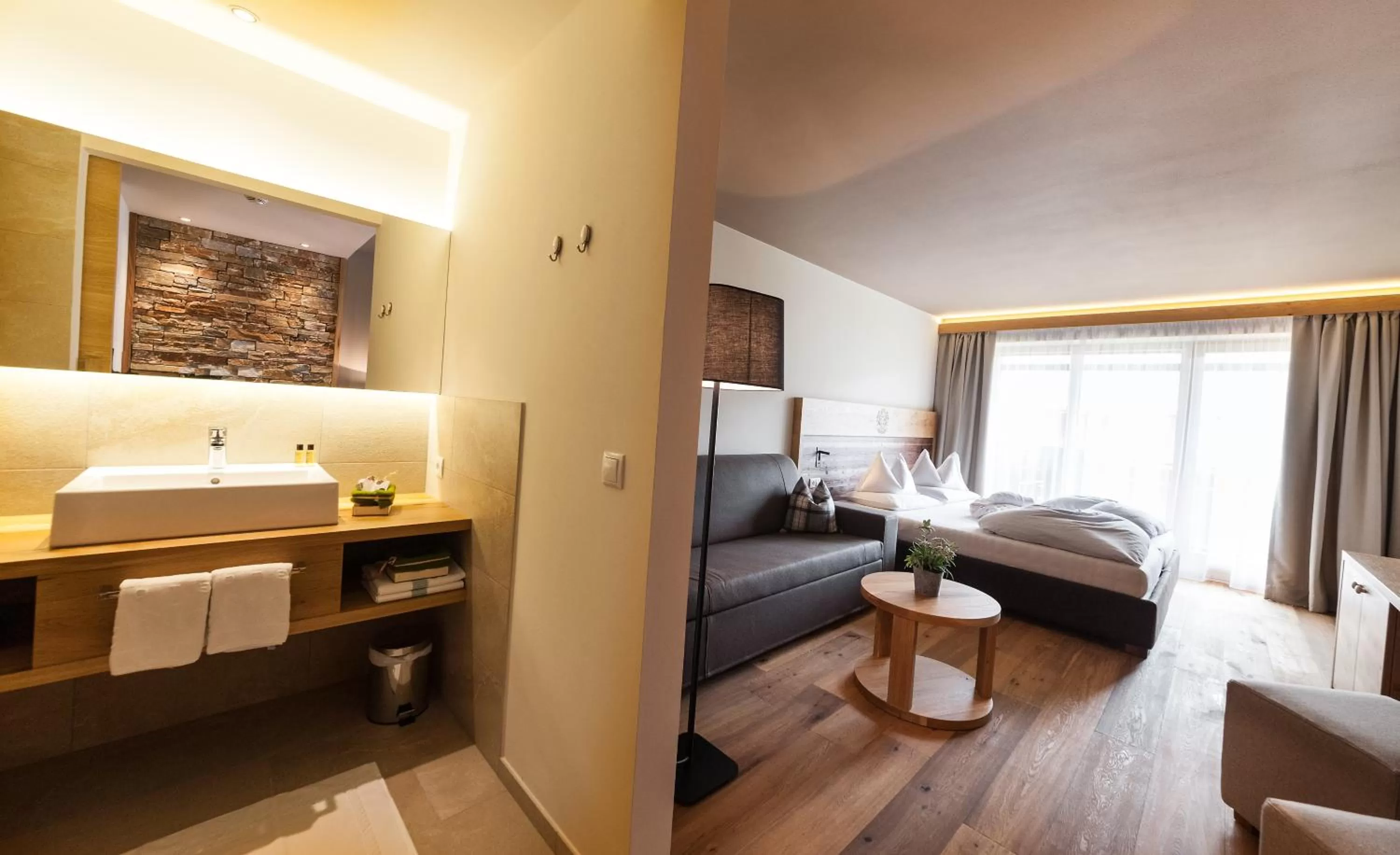 Photo of the whole room, Bathroom in Autentis