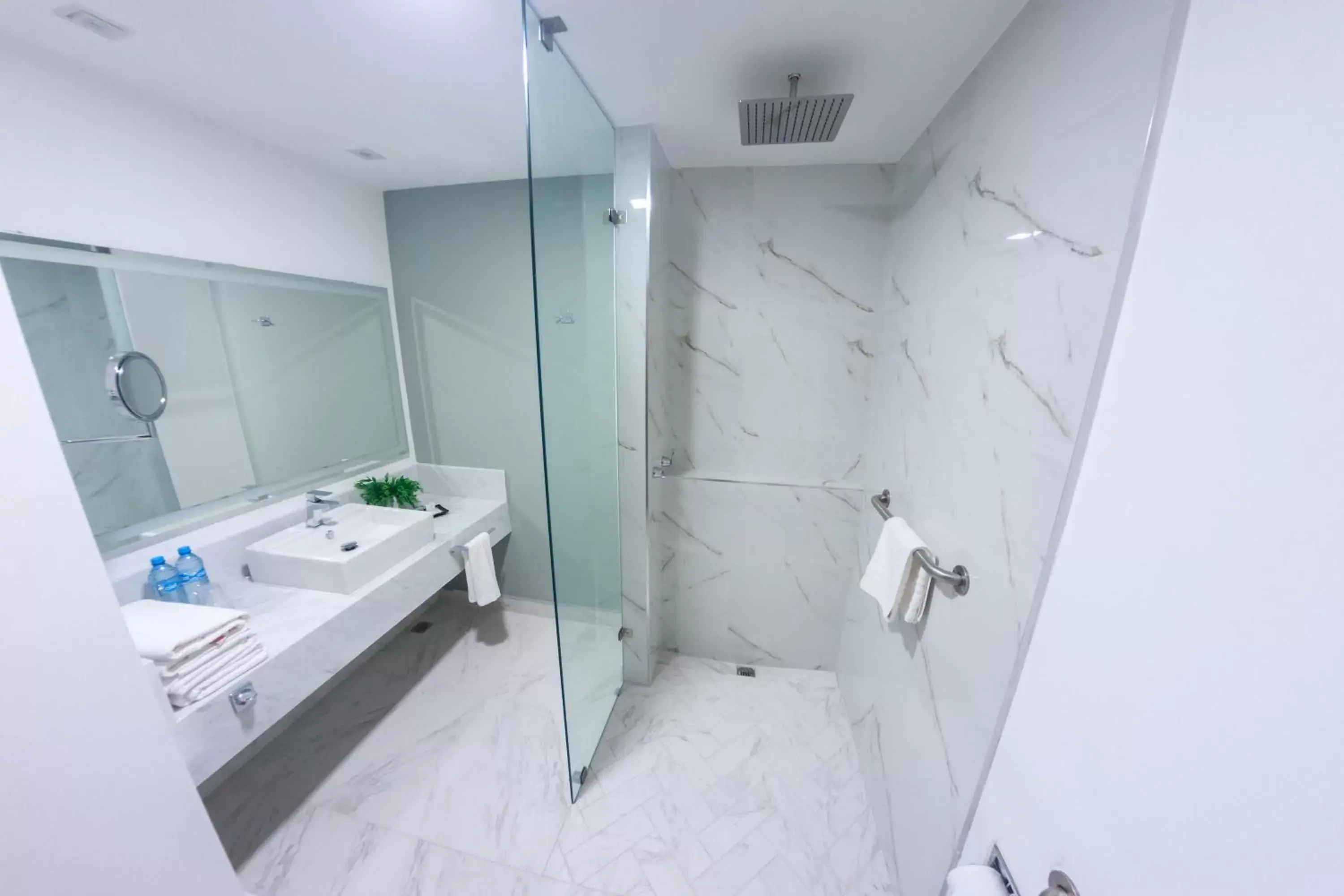 Bathroom in Hotel Fray Select Bathroom in Hotel Fray Select