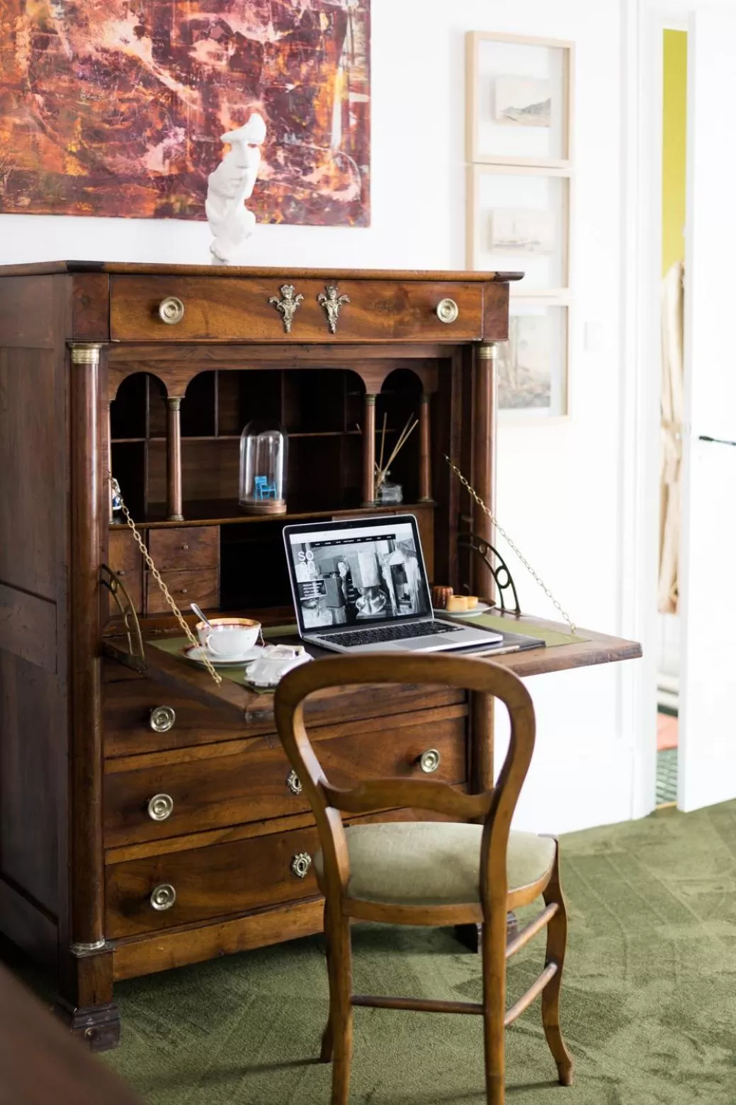 Decorative detail in Le Passagran