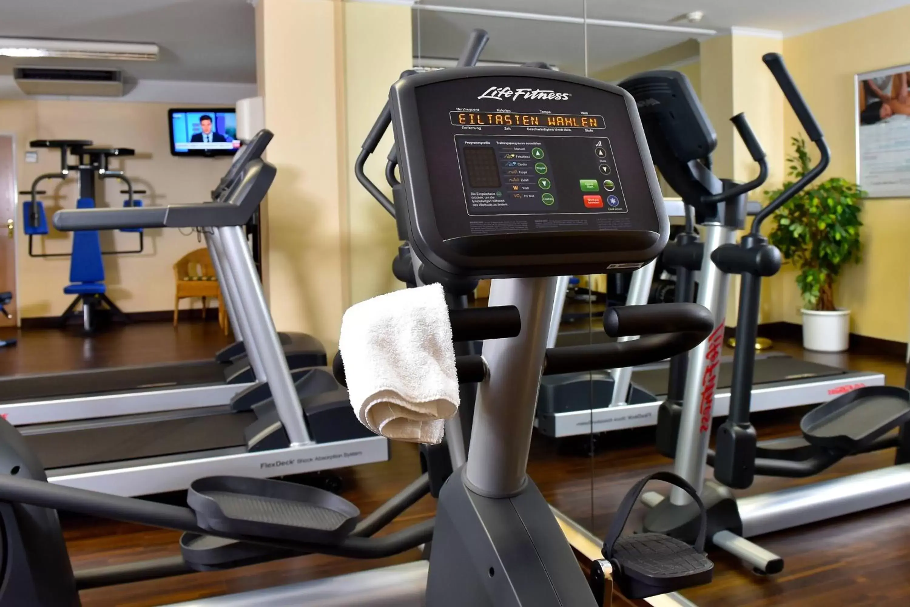 Fitness centre/facilities, Fitness Center/Facilities in Courtyard by Marriott Hamburg Airport
