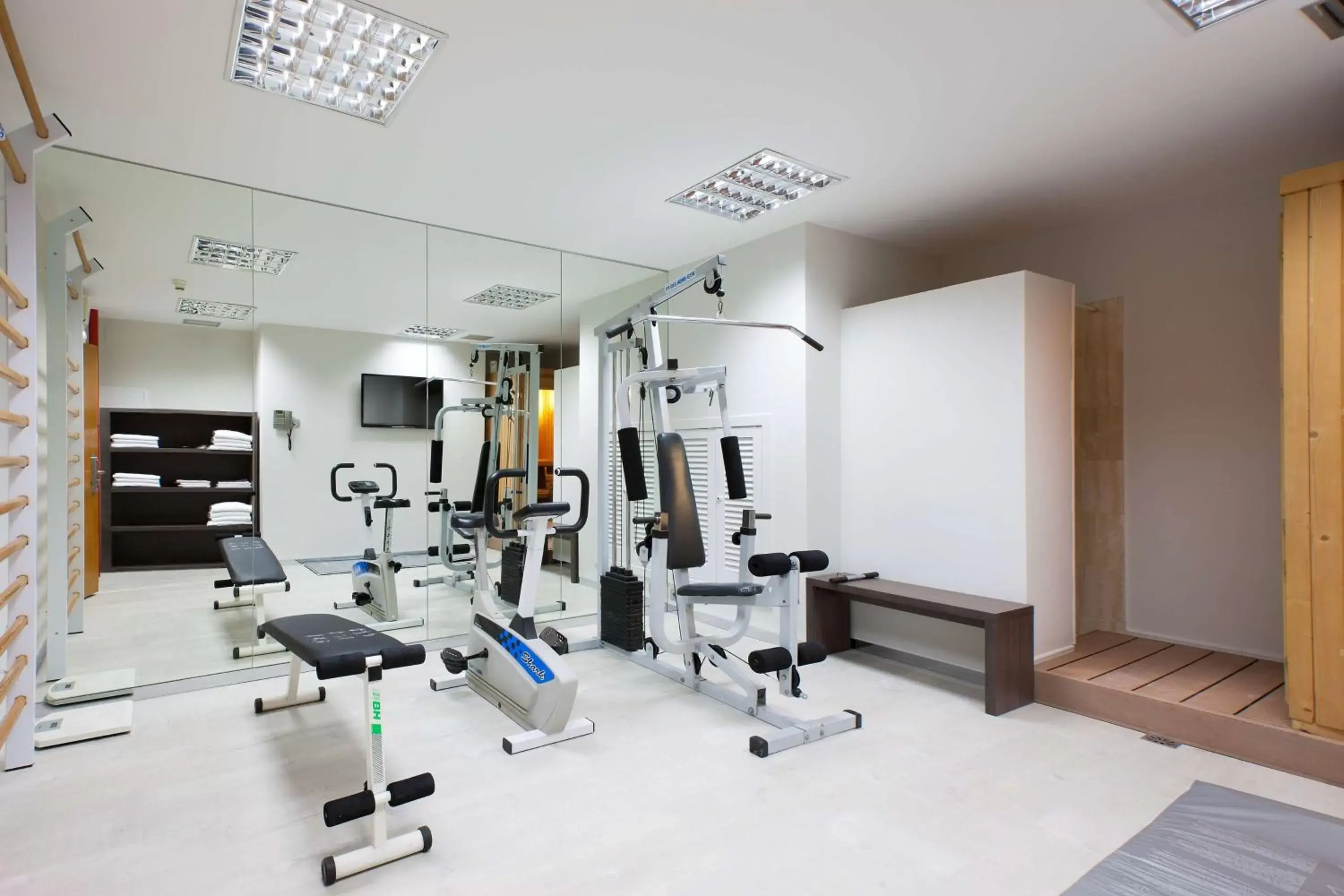 Fitness centre/facilities, Fitness Center/Facilities in NH Castellón Mindoro