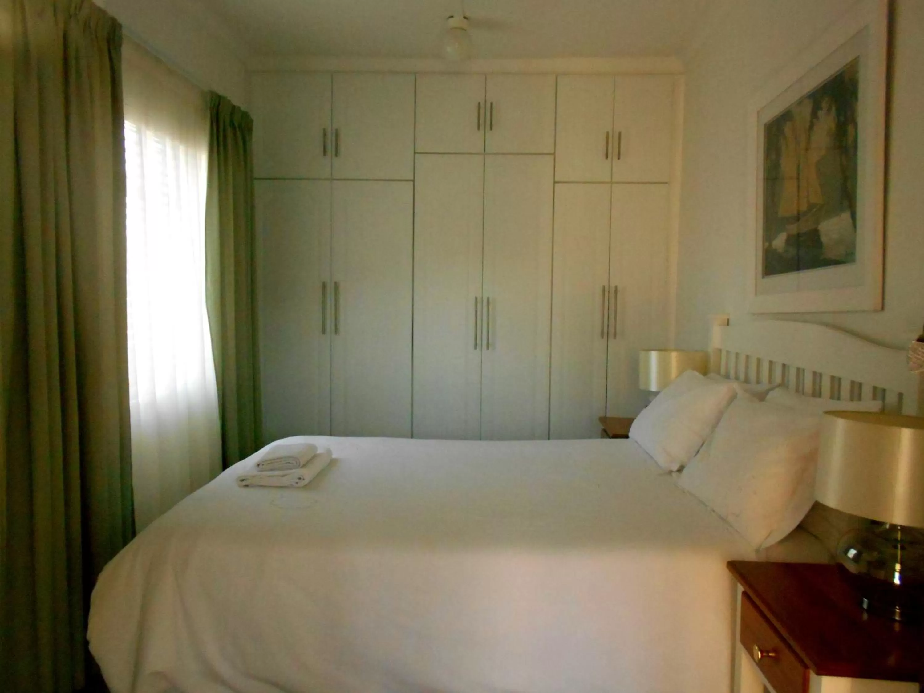 Bedroom, Bed in Majestic