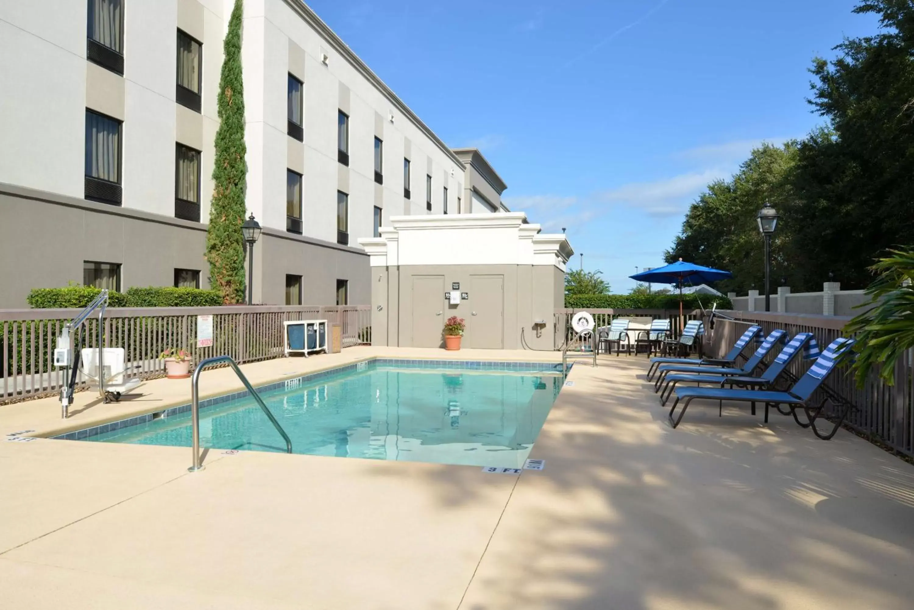 Pool view, Swimming Pool in Hampton Inn & Suites Lady Lake/The Villages